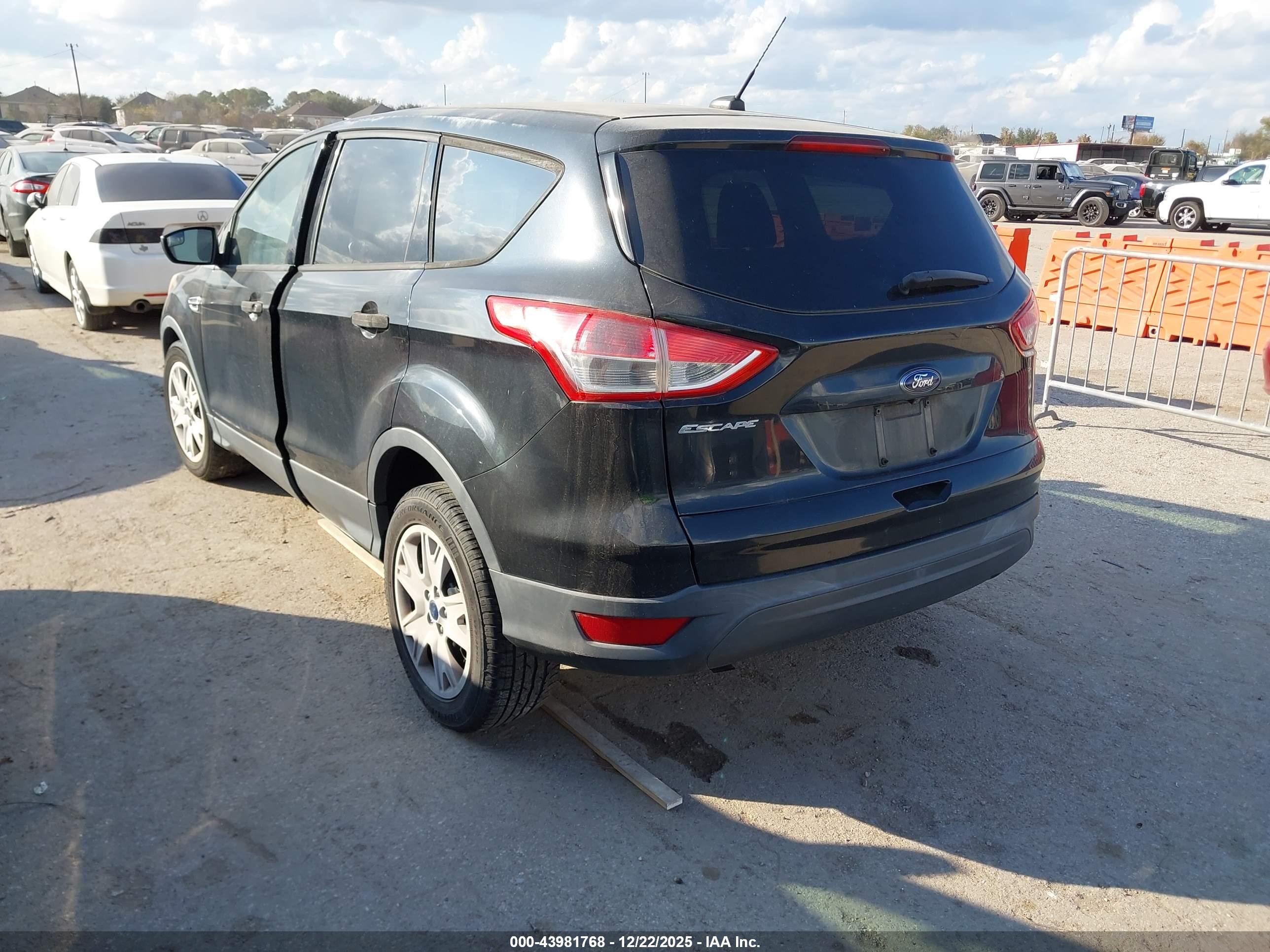 FORD ESCAPE image 3