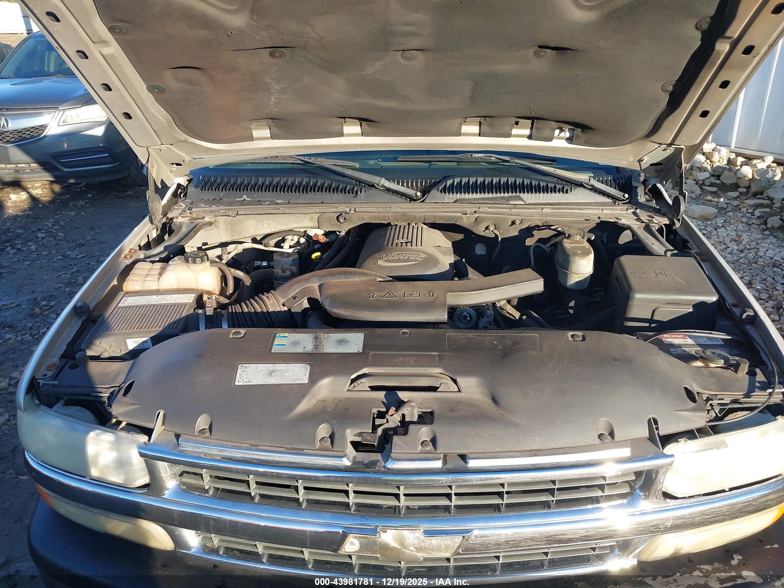 CHEVROLET TAHOE image 10