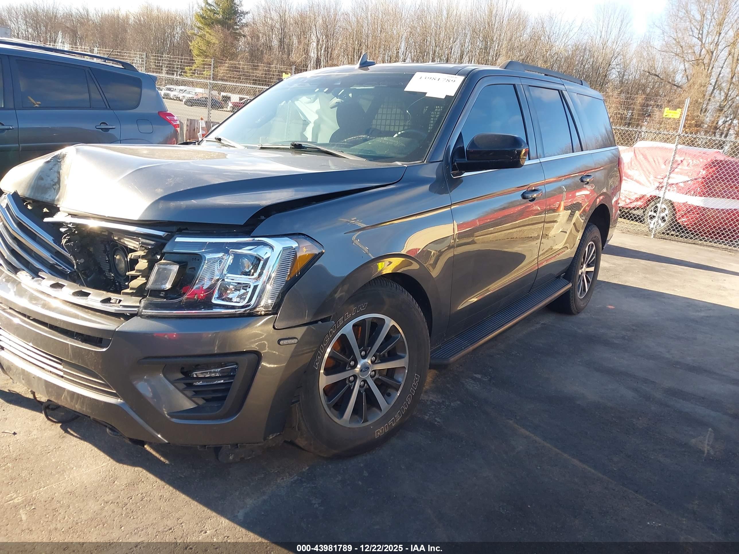 FORD EXPEDITION image 2