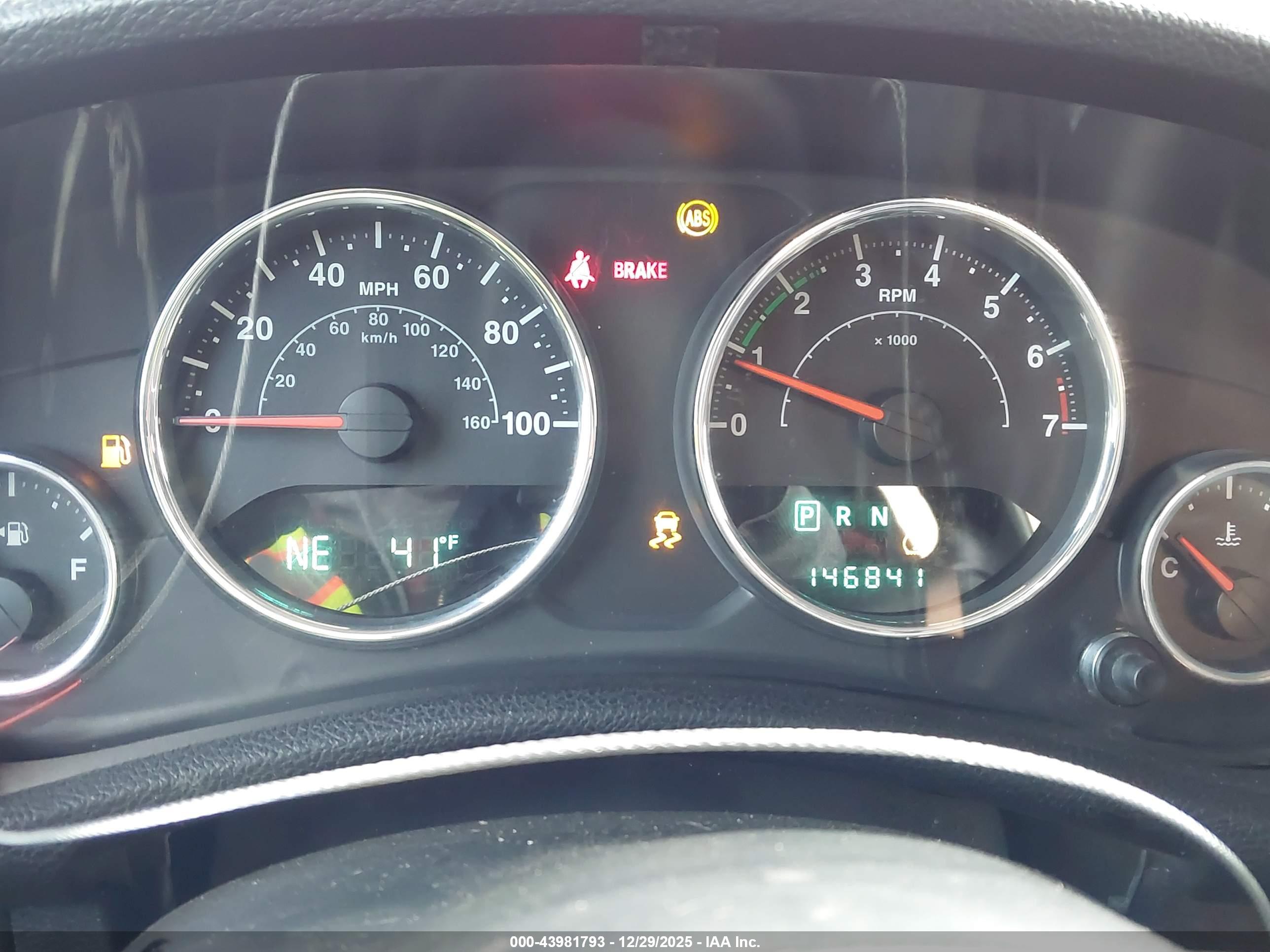 JEEP WRANGLER image 7