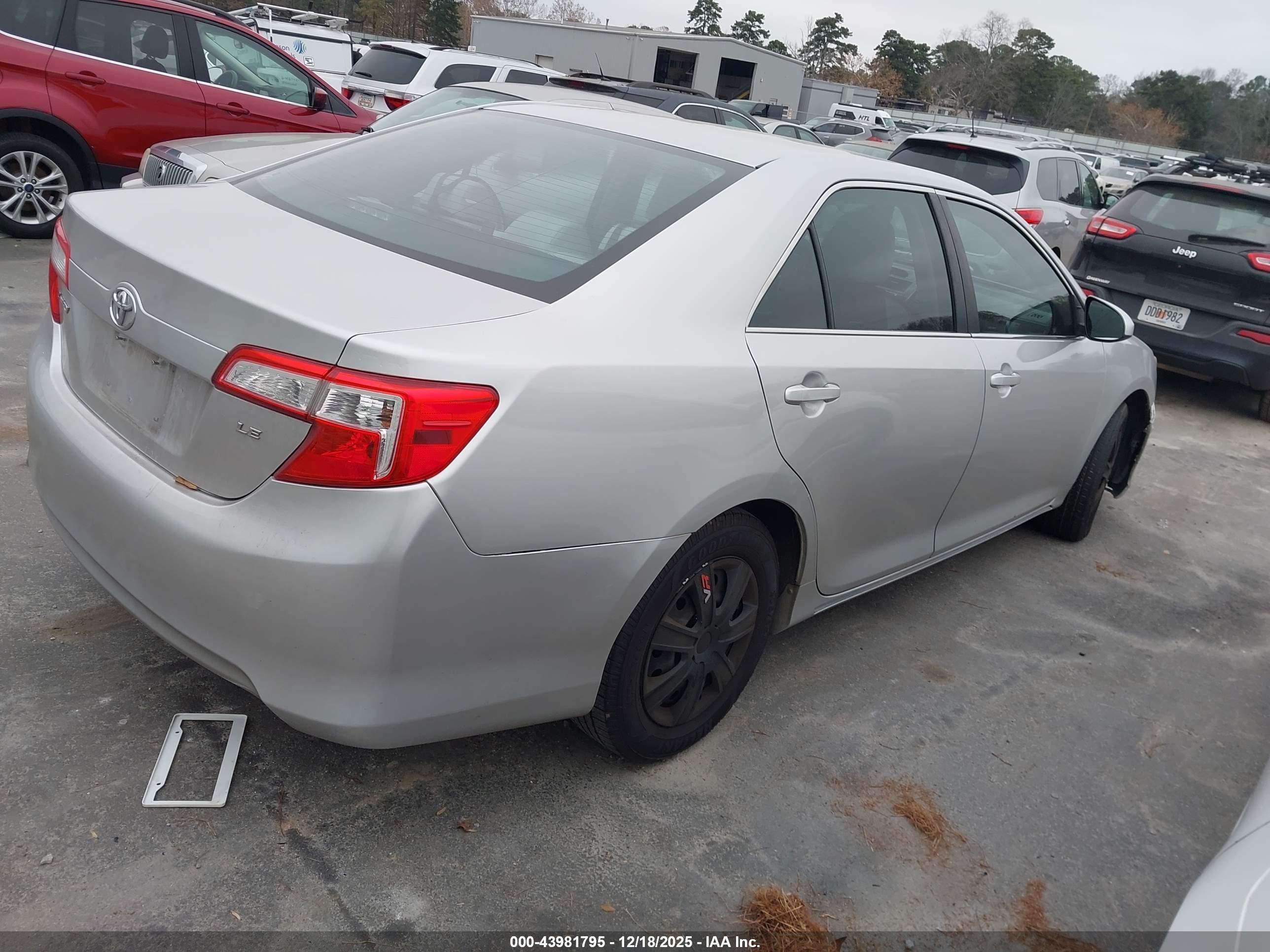 TOYOTA CAMRY image 4