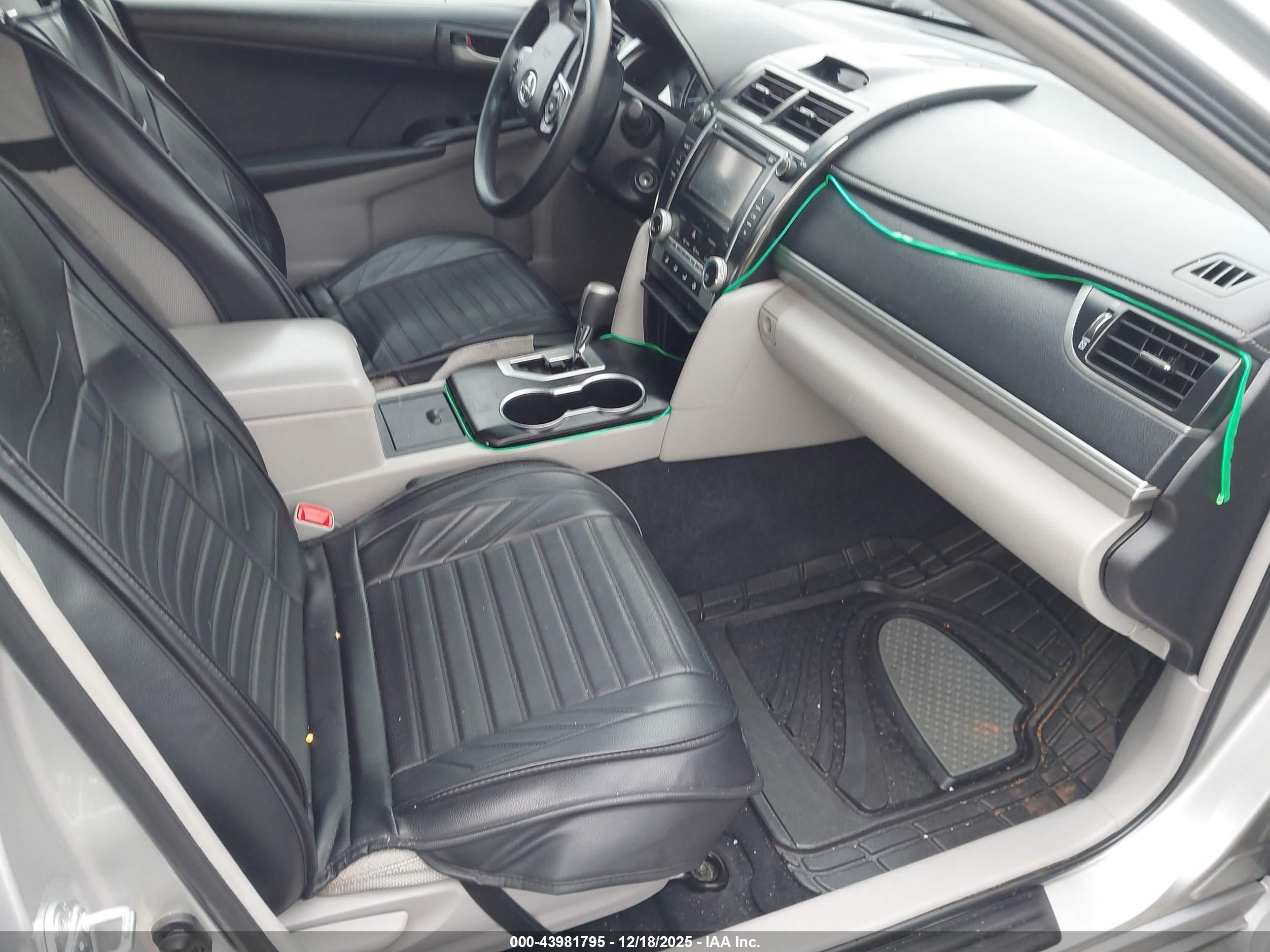 TOYOTA CAMRY image 5