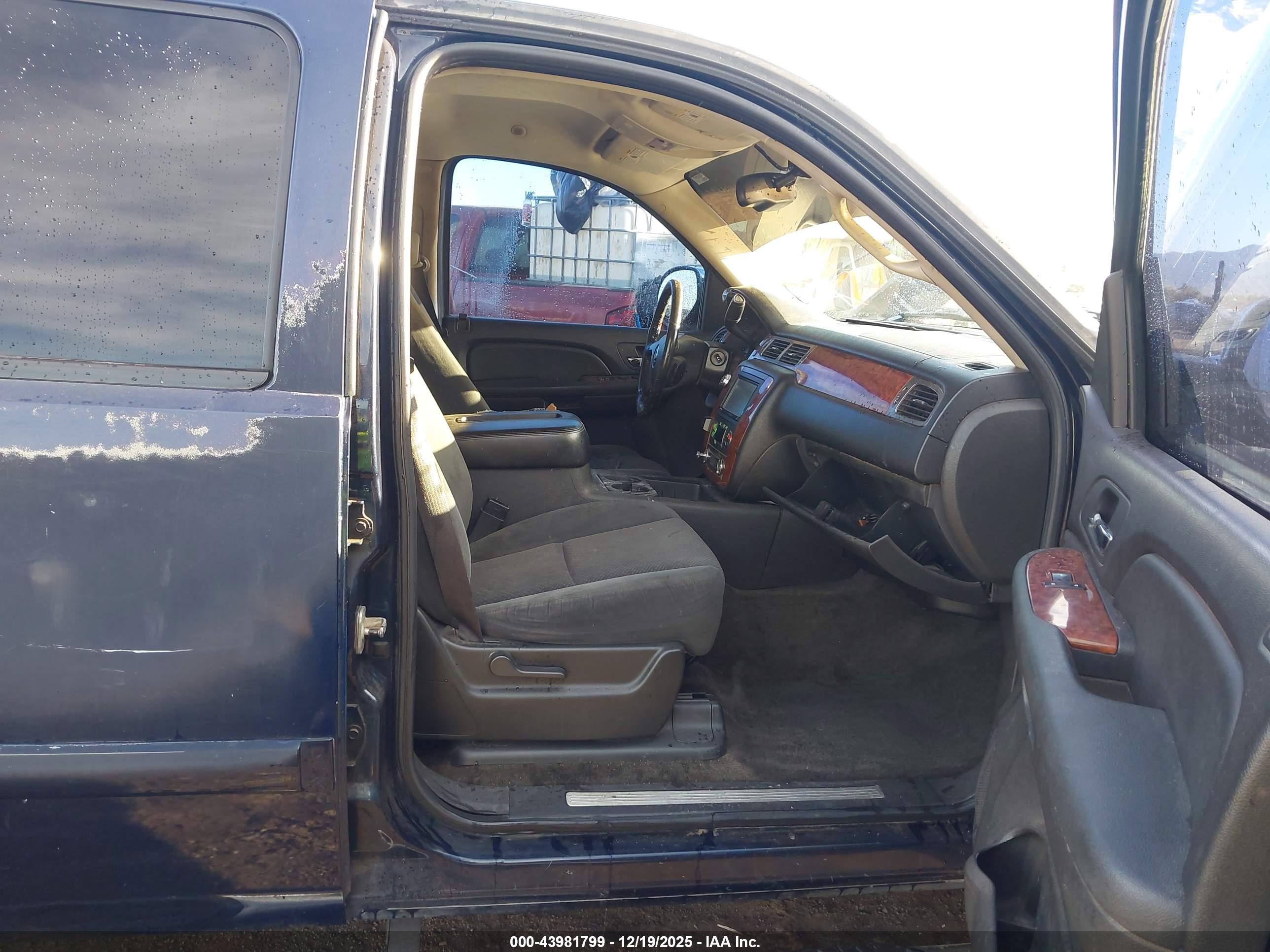 CHEVROLET AVALANCHE image 5