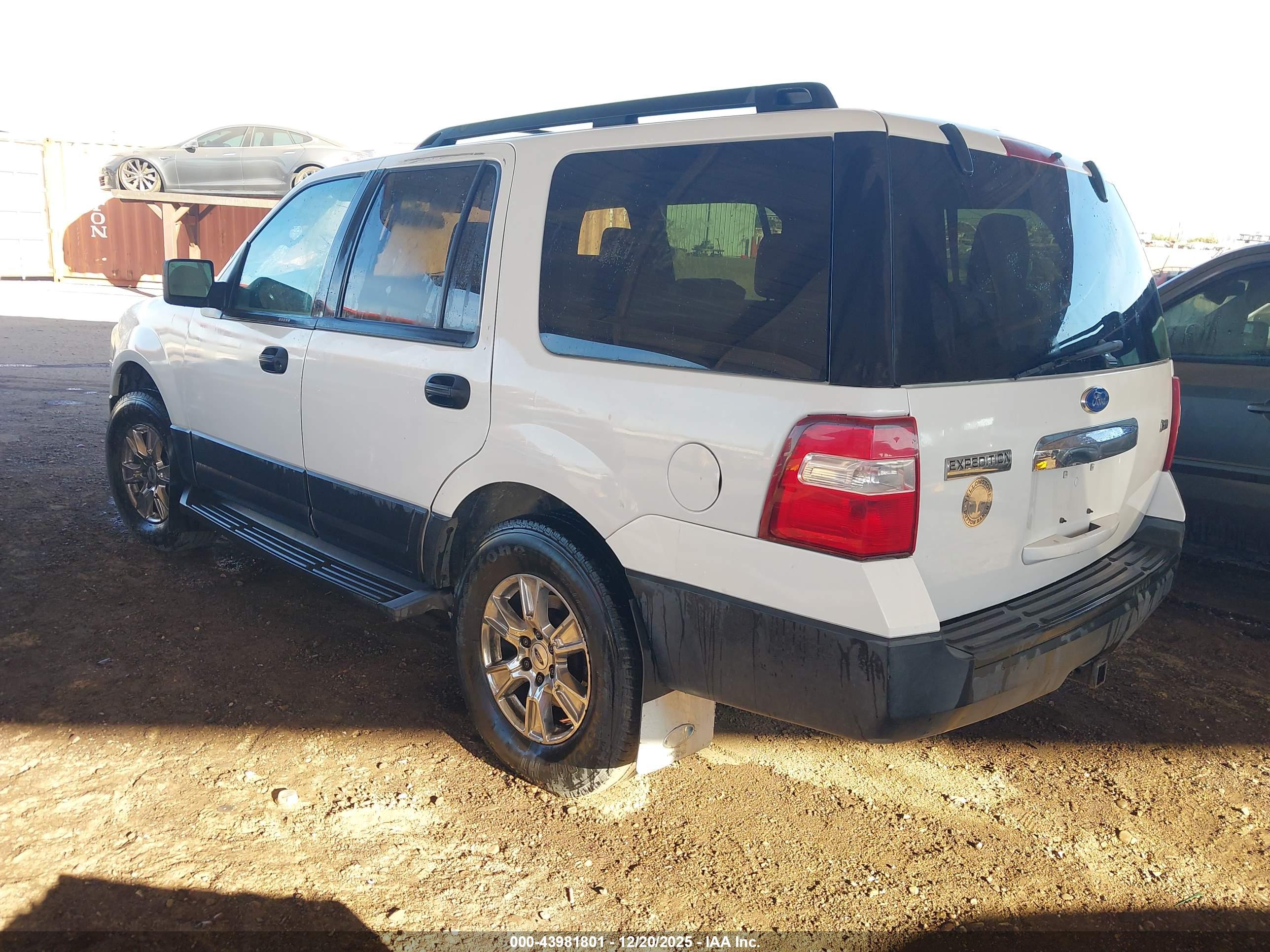 FORD EXPEDITION image 3