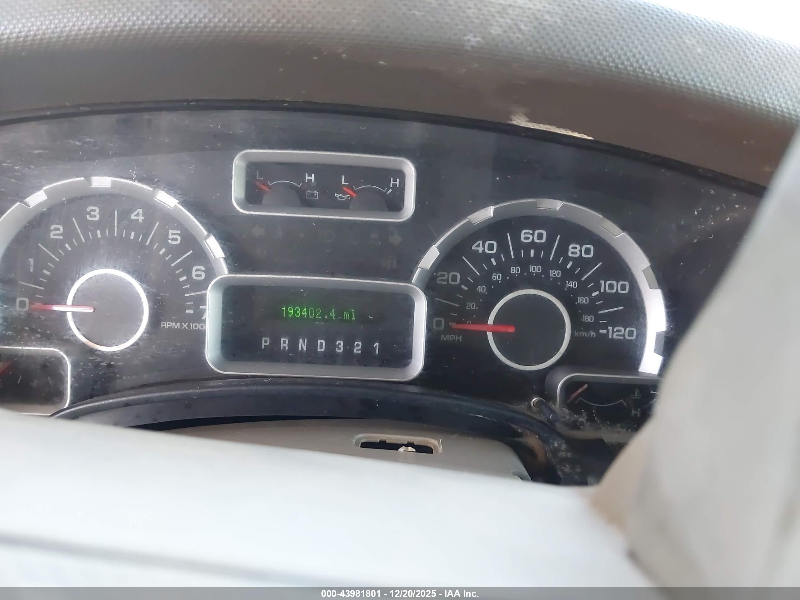 FORD EXPEDITION image 7