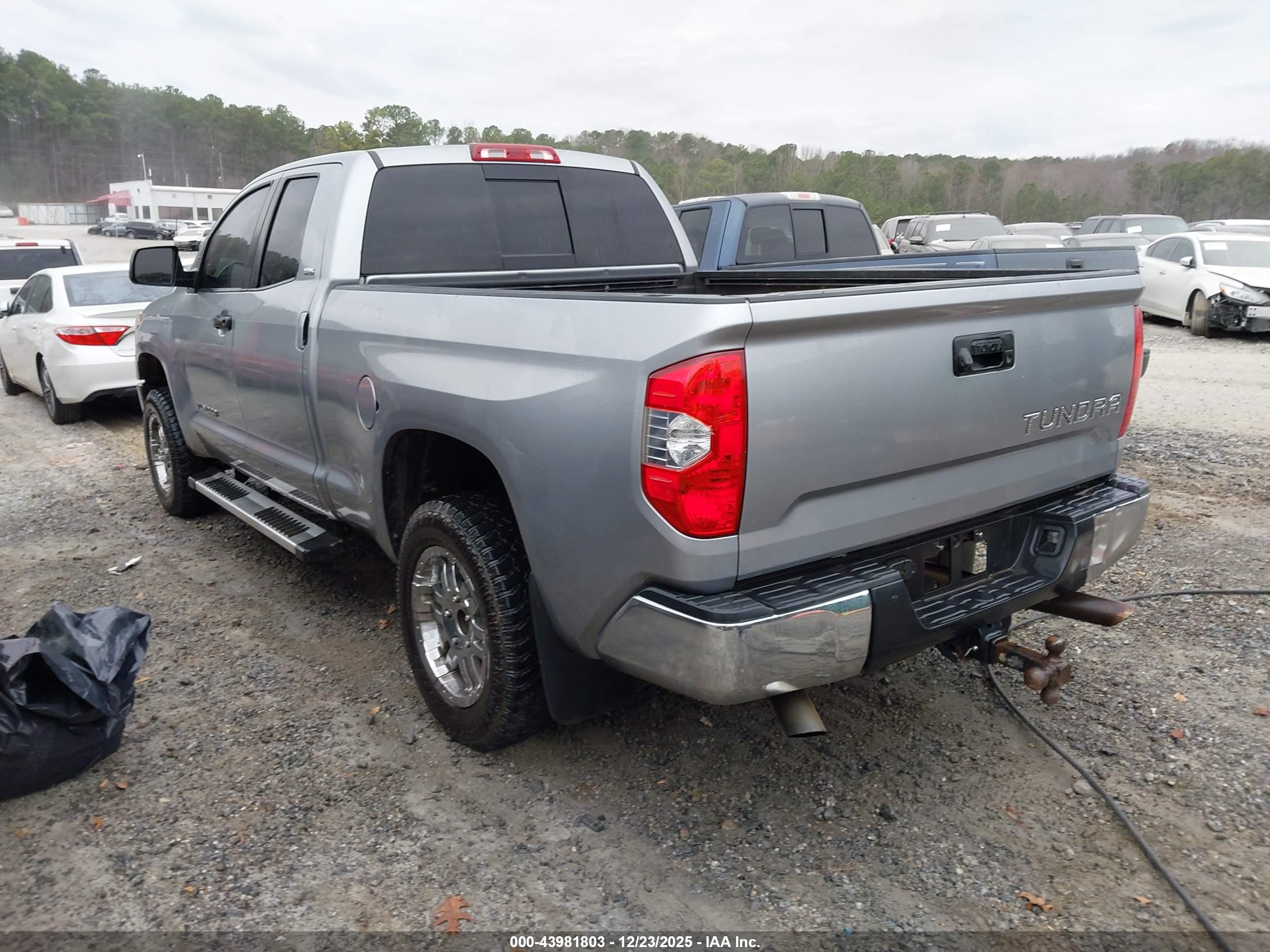 TOYOTA TUNDRA image 3