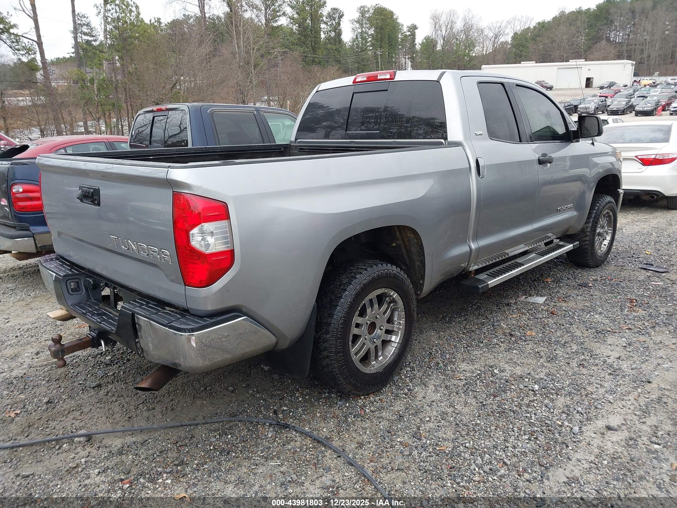 TOYOTA TUNDRA image 4