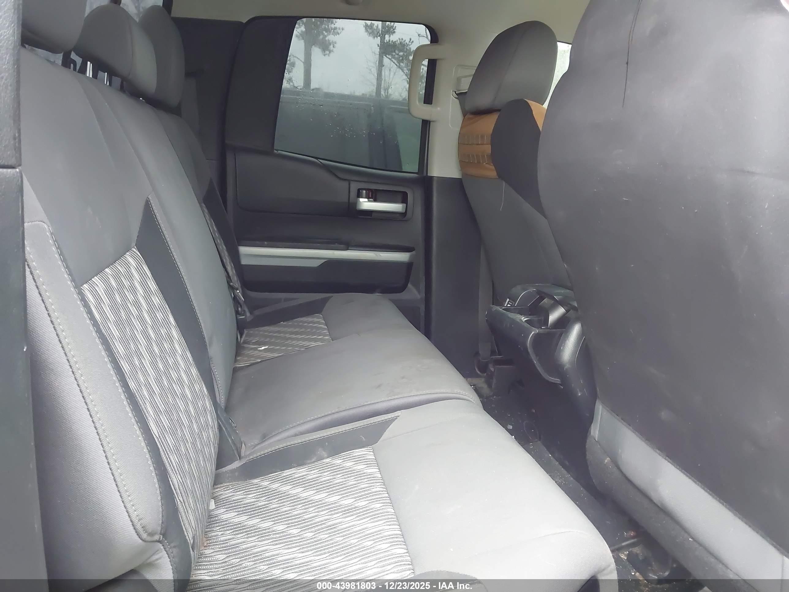 TOYOTA TUNDRA image 8