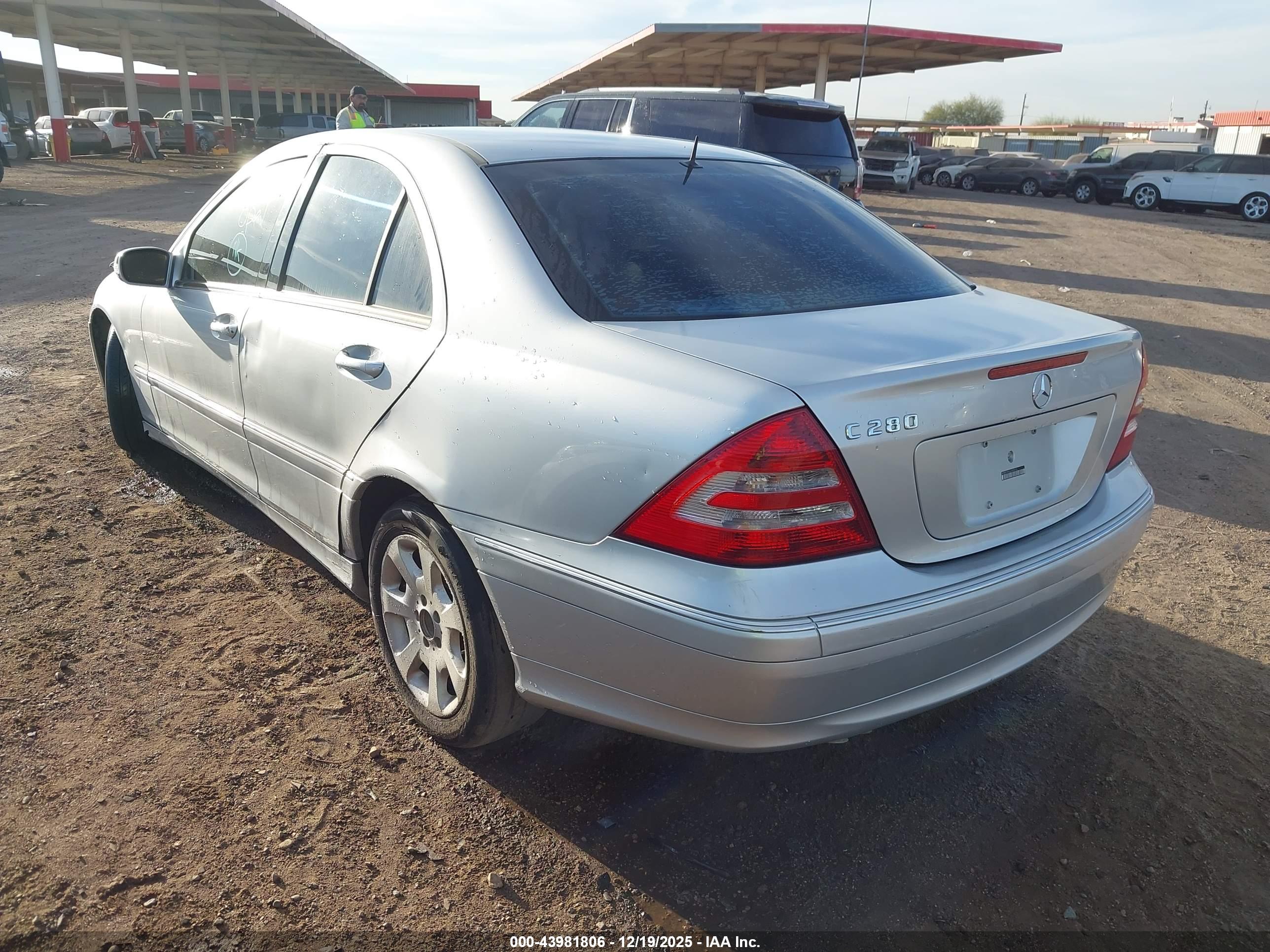 MERCEDES-BENZ C image 3