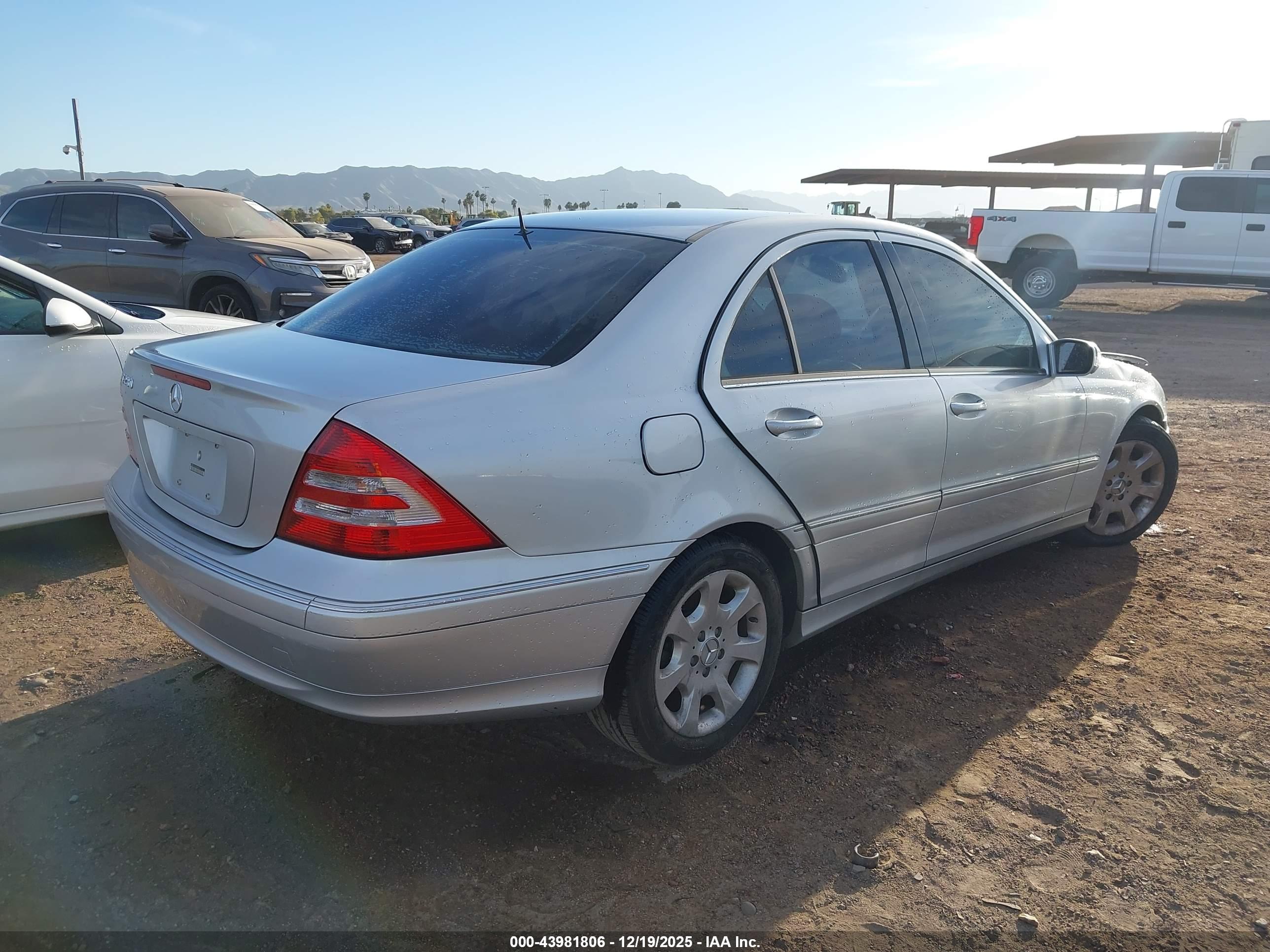 MERCEDES-BENZ C image 4
