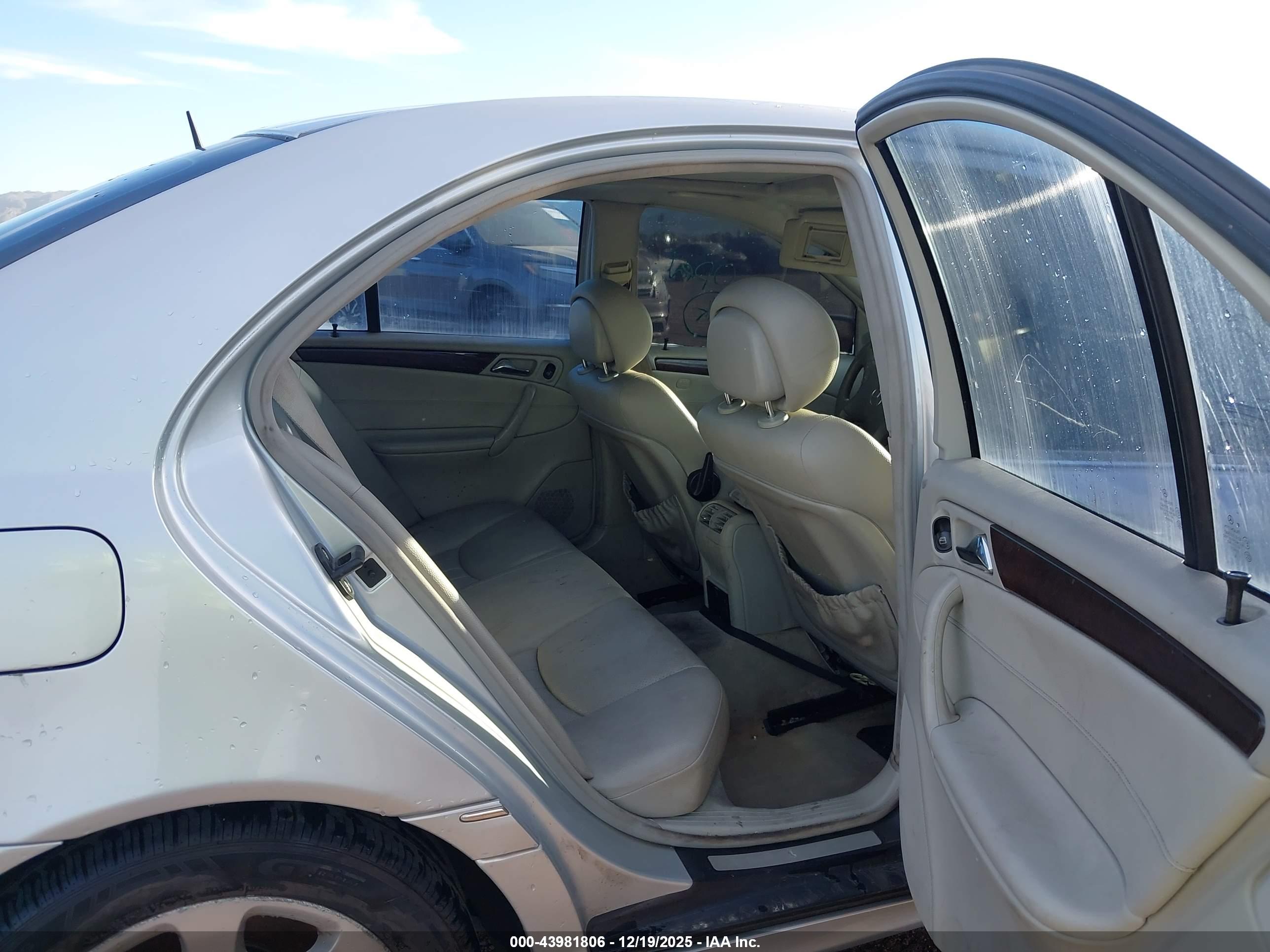 MERCEDES-BENZ C image 8