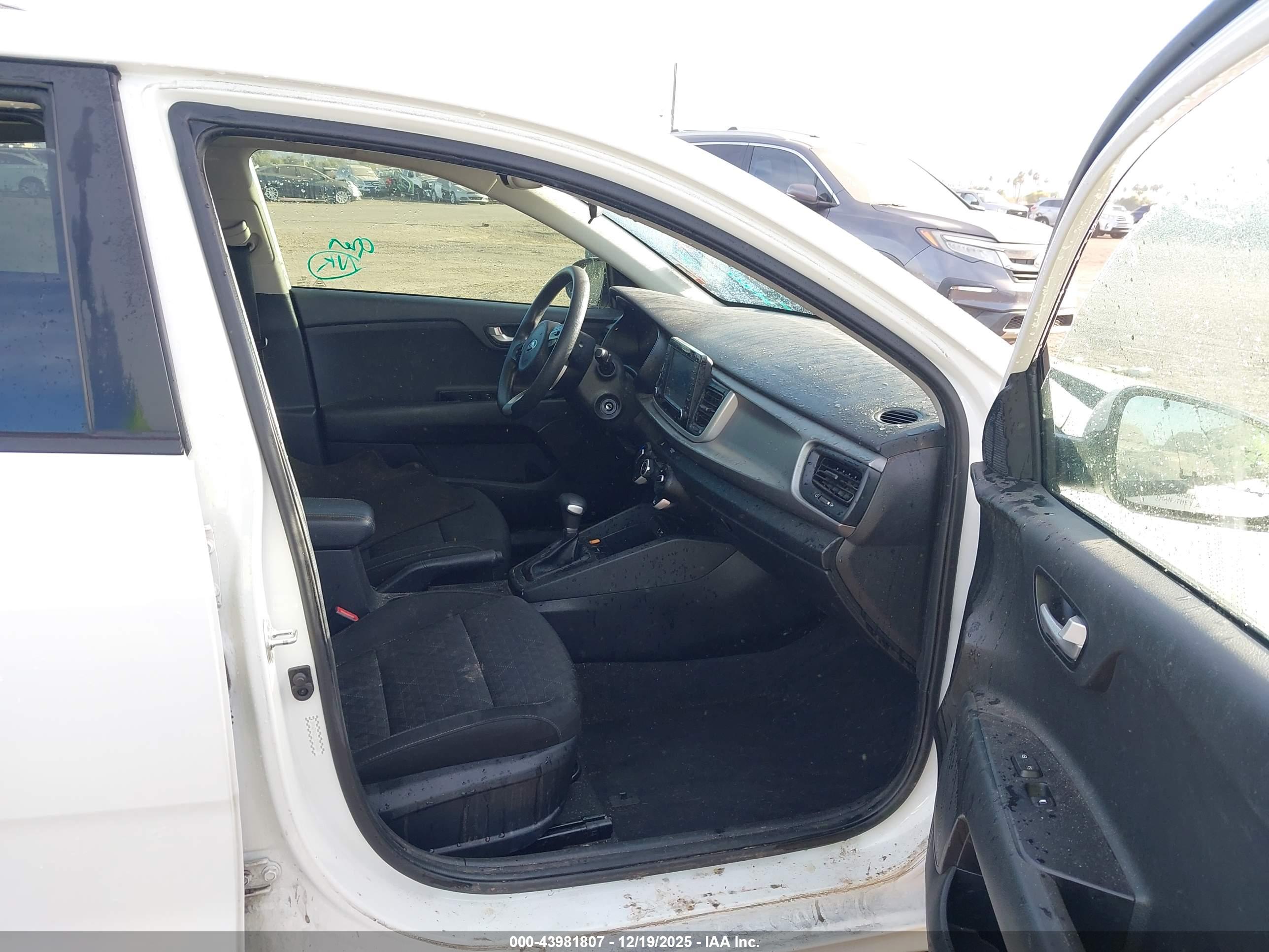 KIA RIO image 5