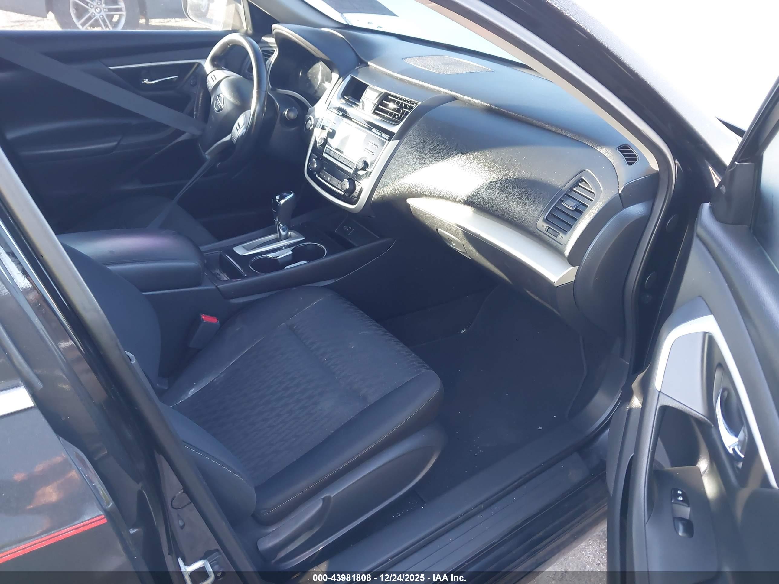 NISSAN ALTIMA image 5