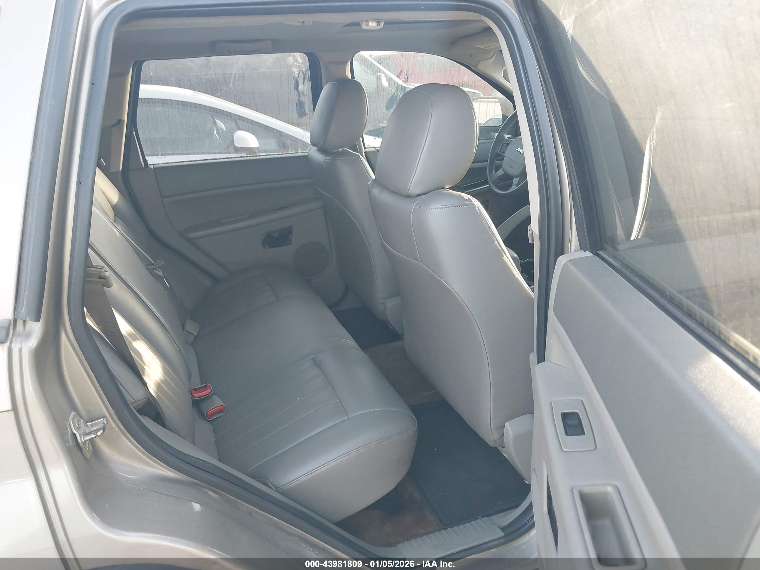 JEEP GRAND image 8