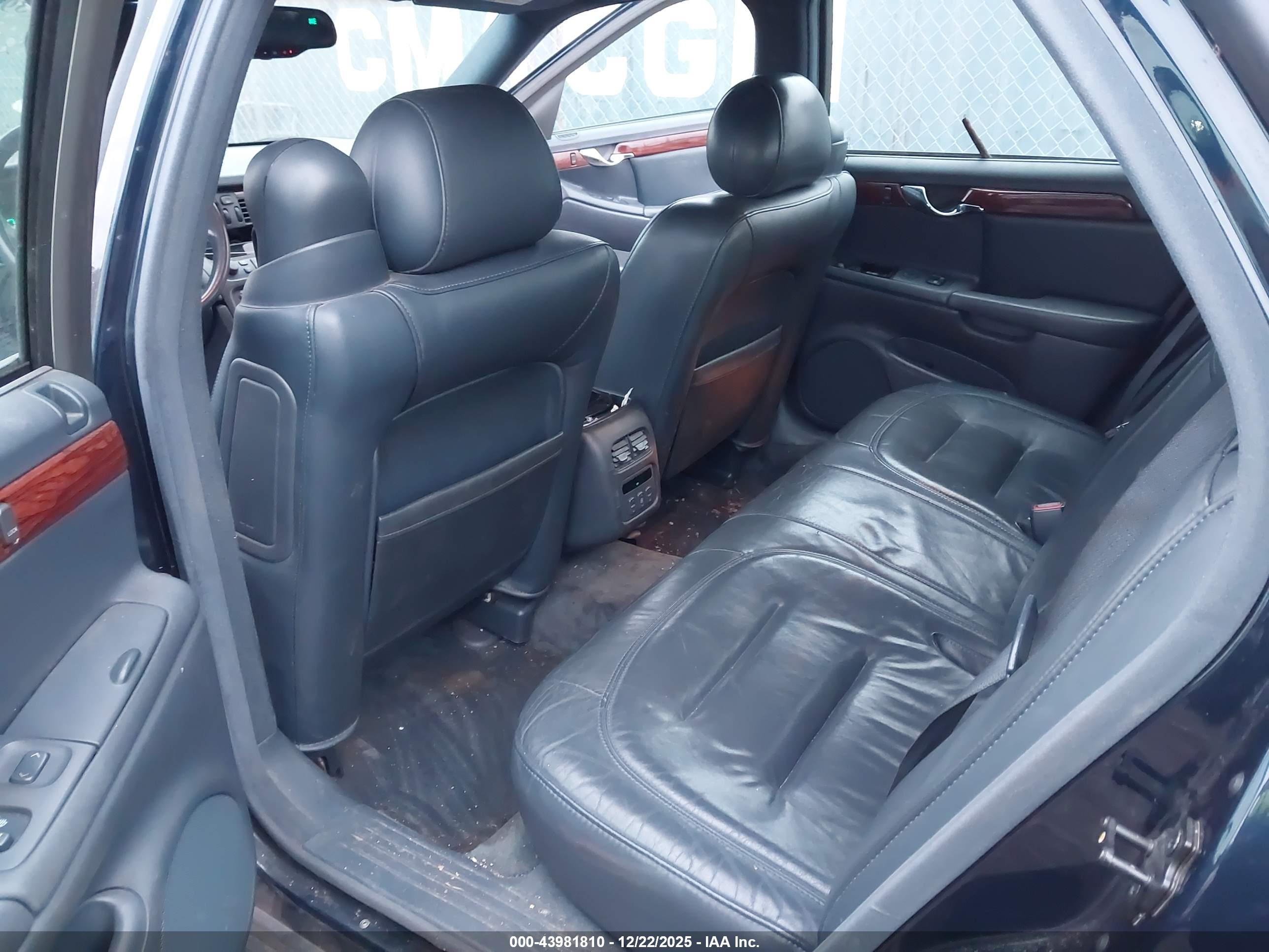 CADILLAC DEVILLE image 8