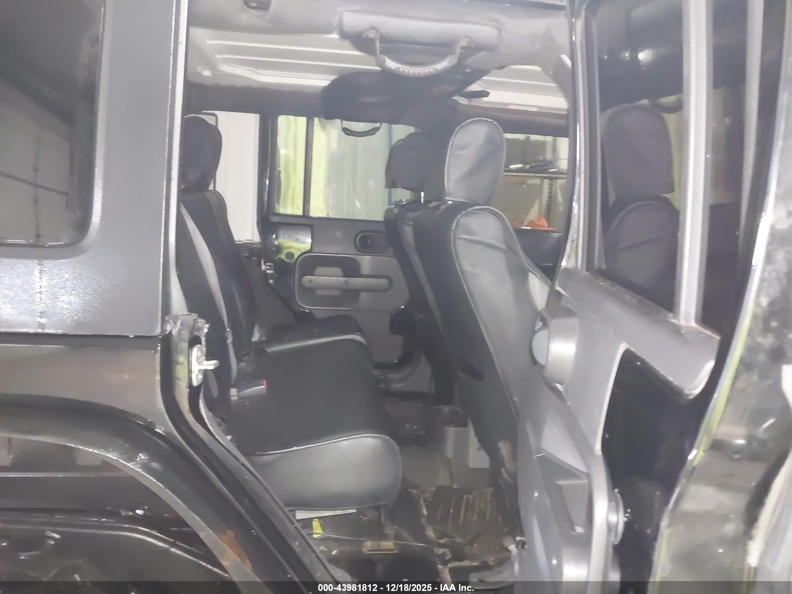 JEEP WRANGLER image 8
