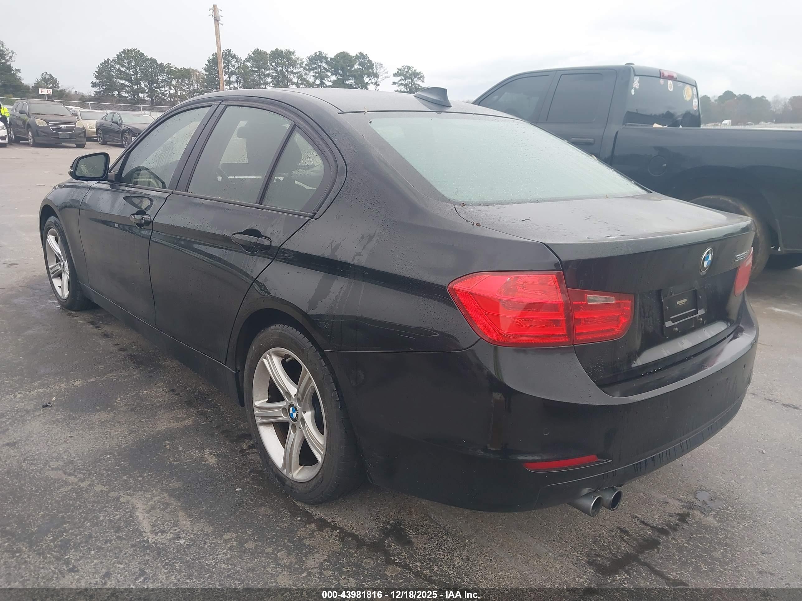 BMW 328I image 3