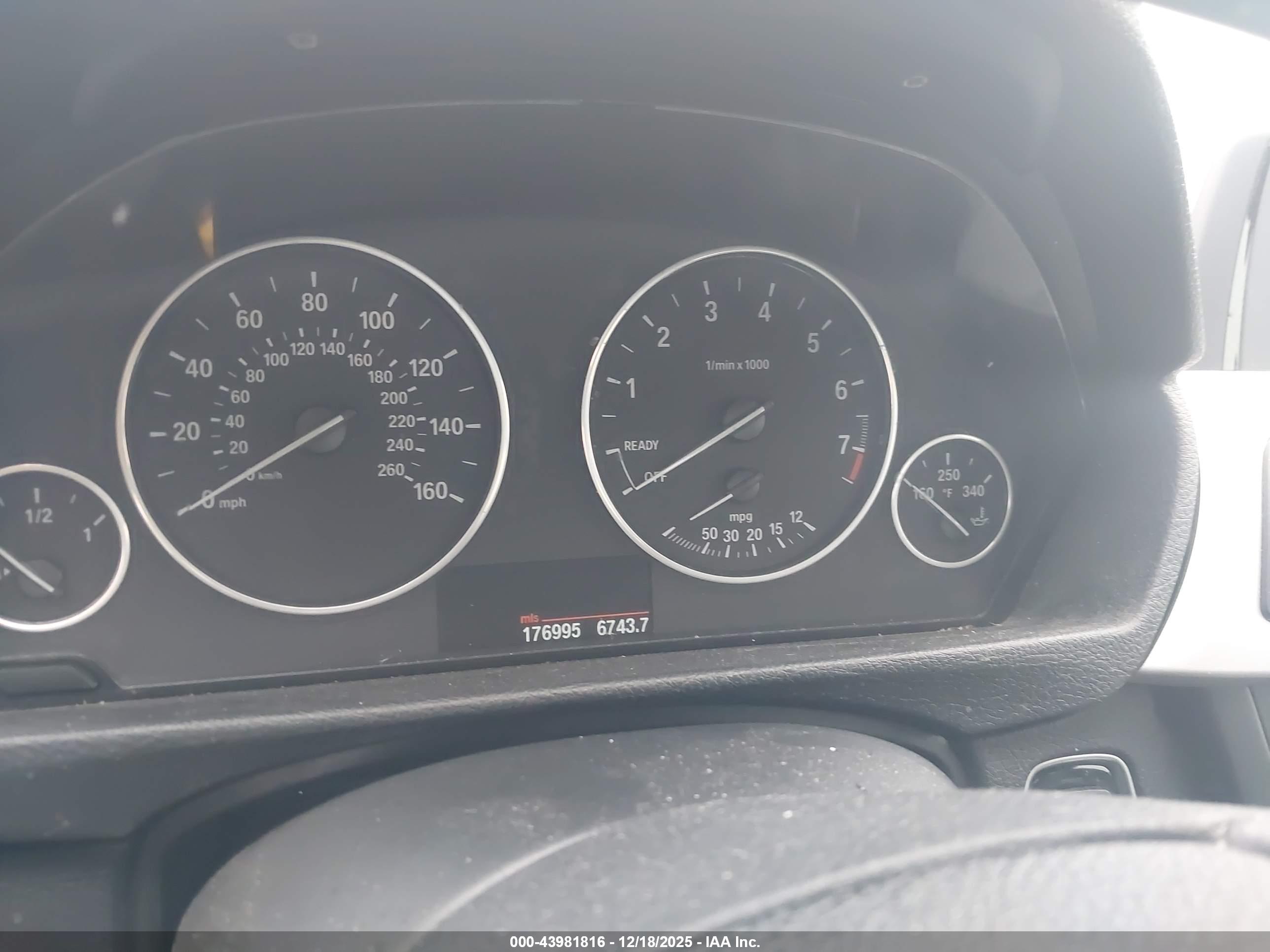 BMW 328I image 7