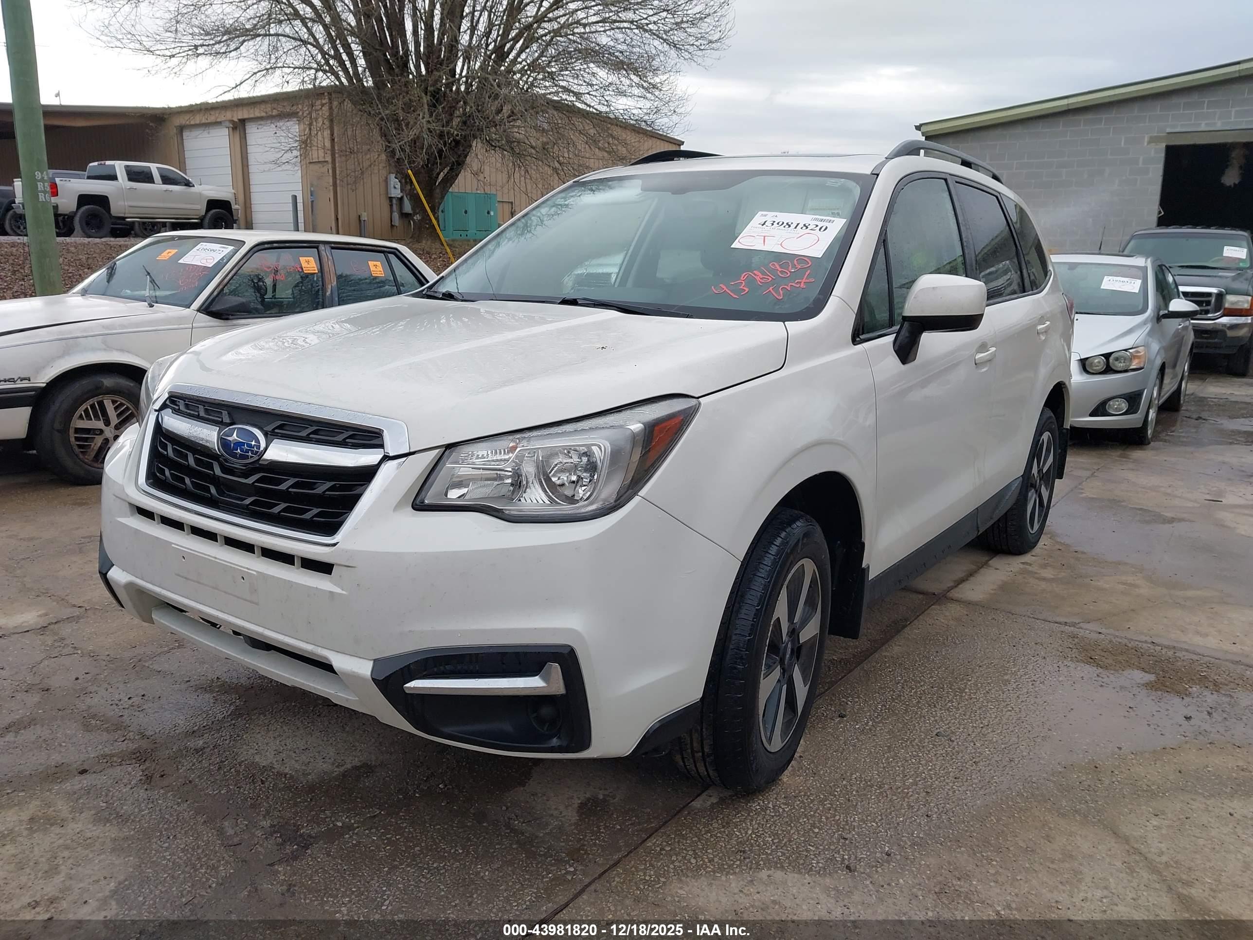 SUBARU FORESTER image 2