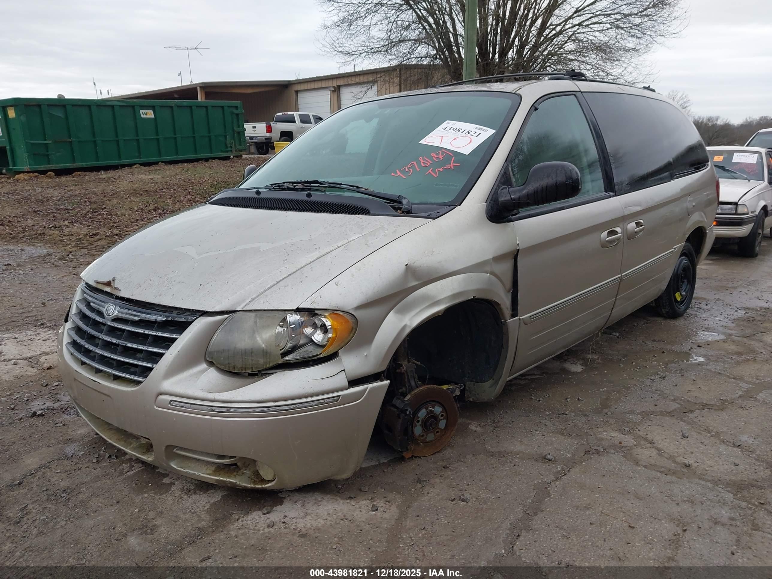 CHRYSLER TOWN image 2