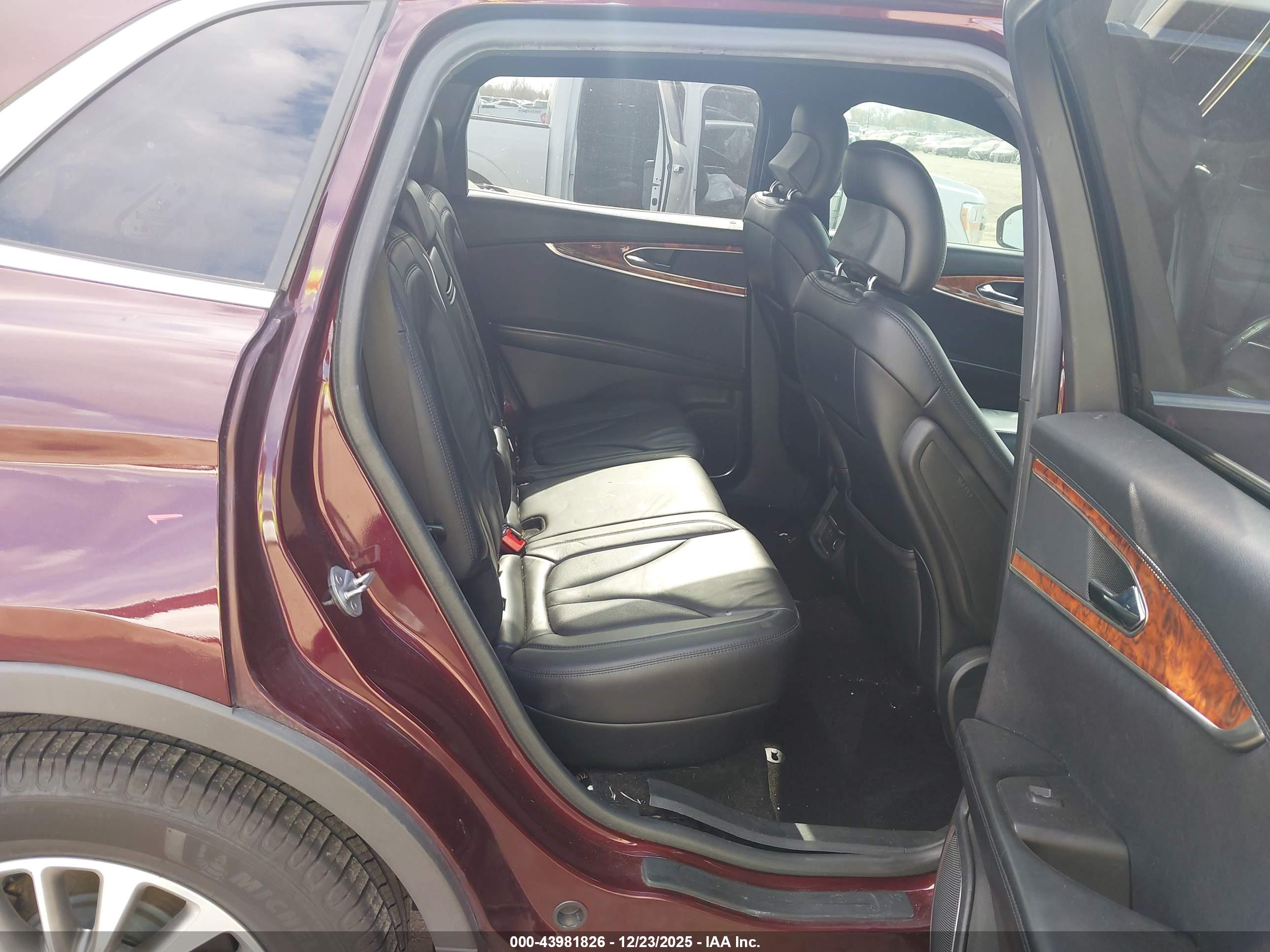LINCOLN MKX image 8