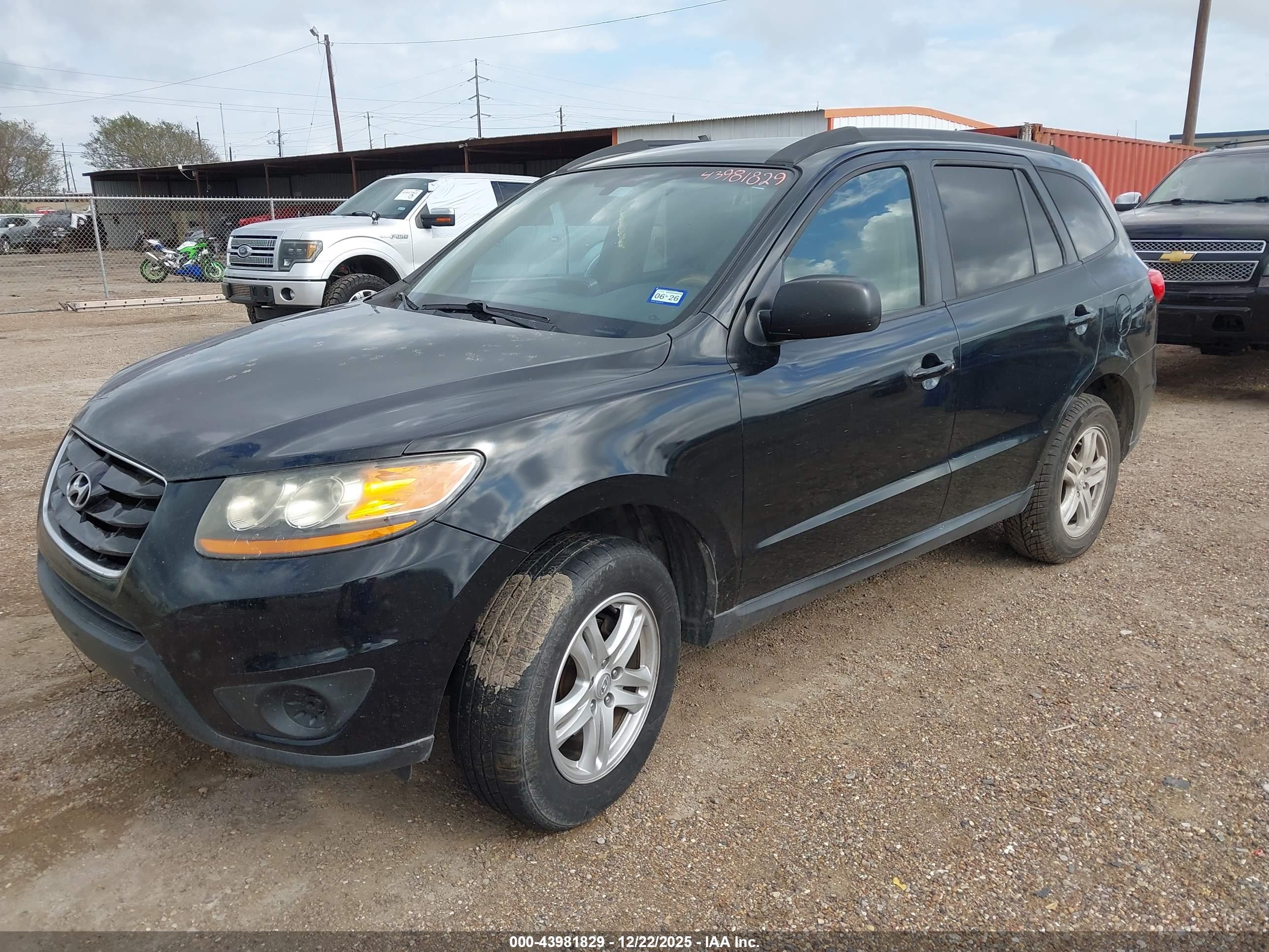 HYUNDAI SANTA image 2