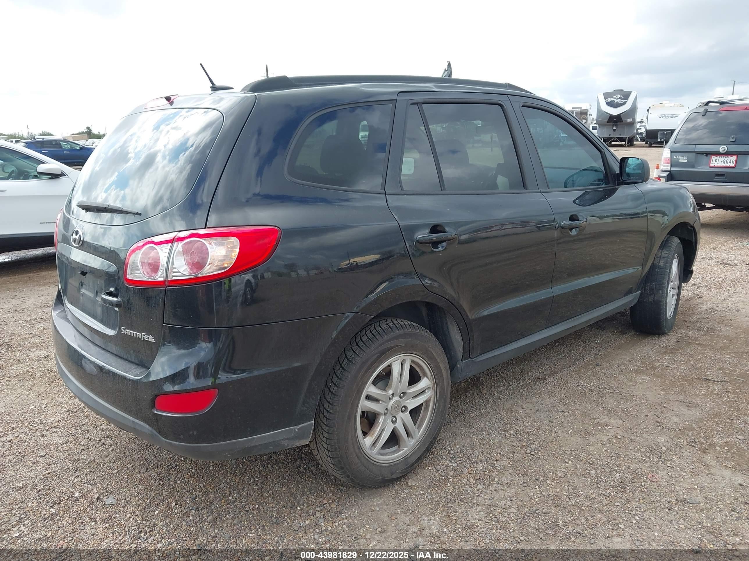 HYUNDAI SANTA image 4