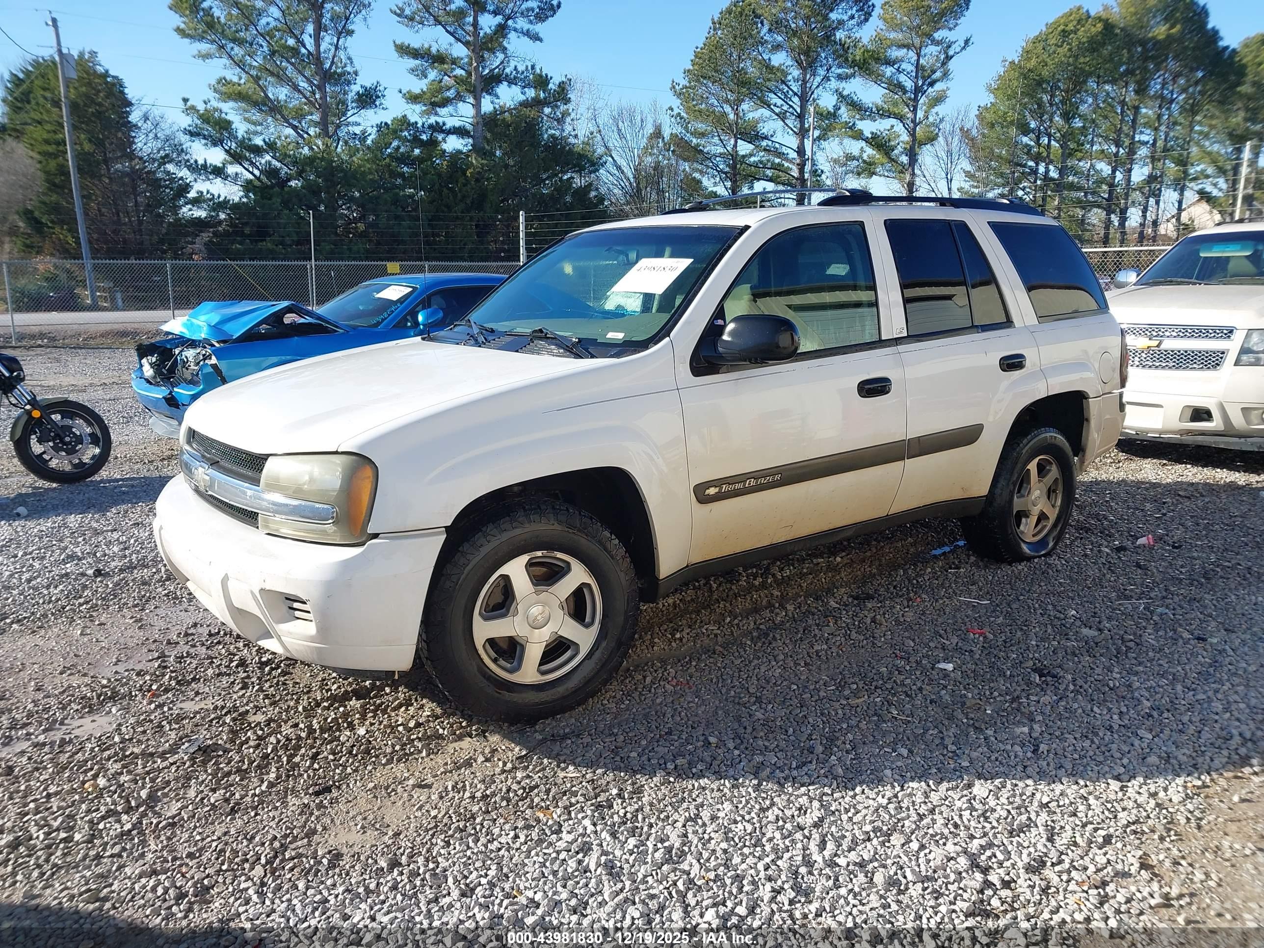CHEVROLET TRAILBLAZER image 2