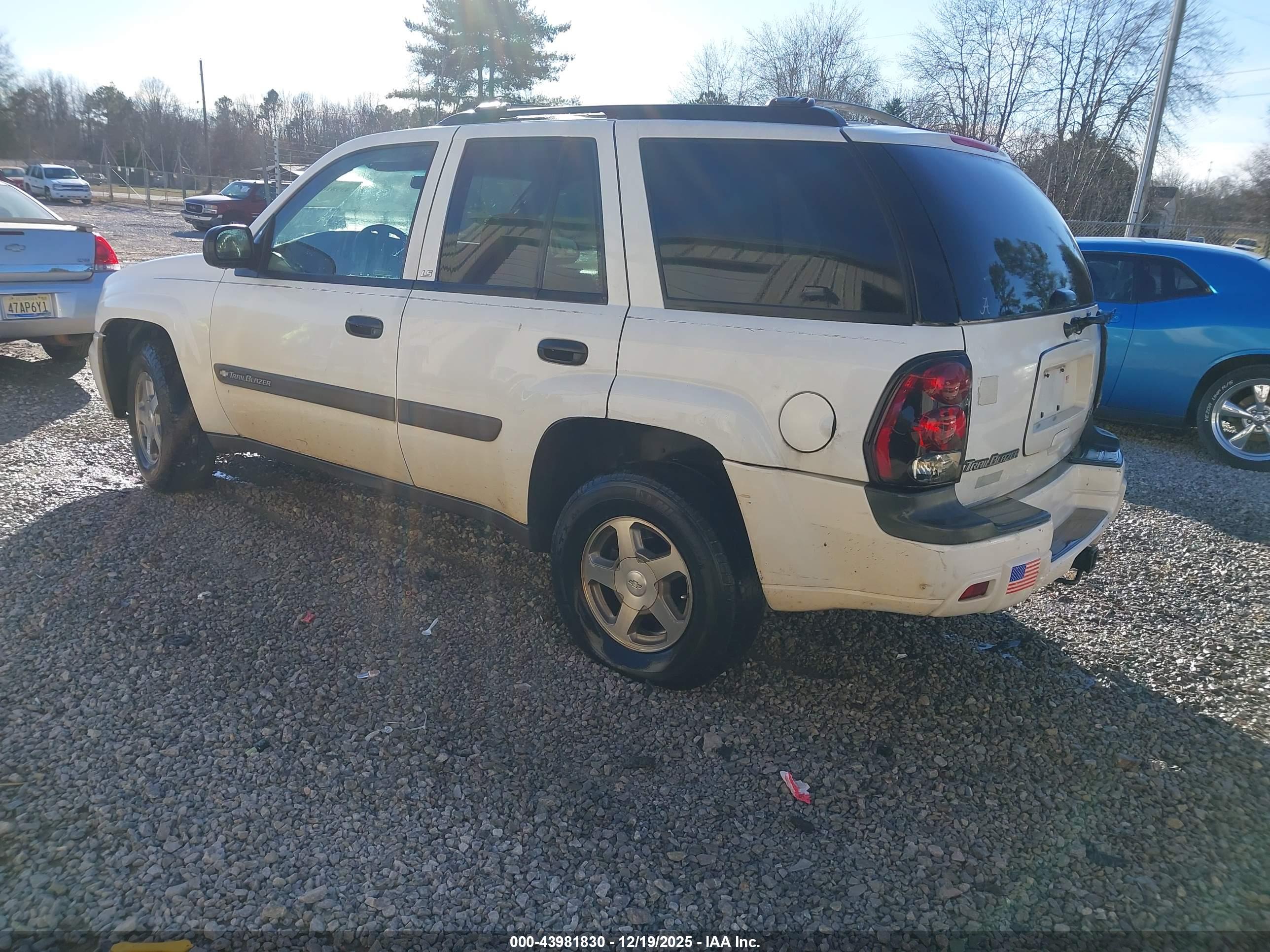 CHEVROLET TRAILBLAZER image 3