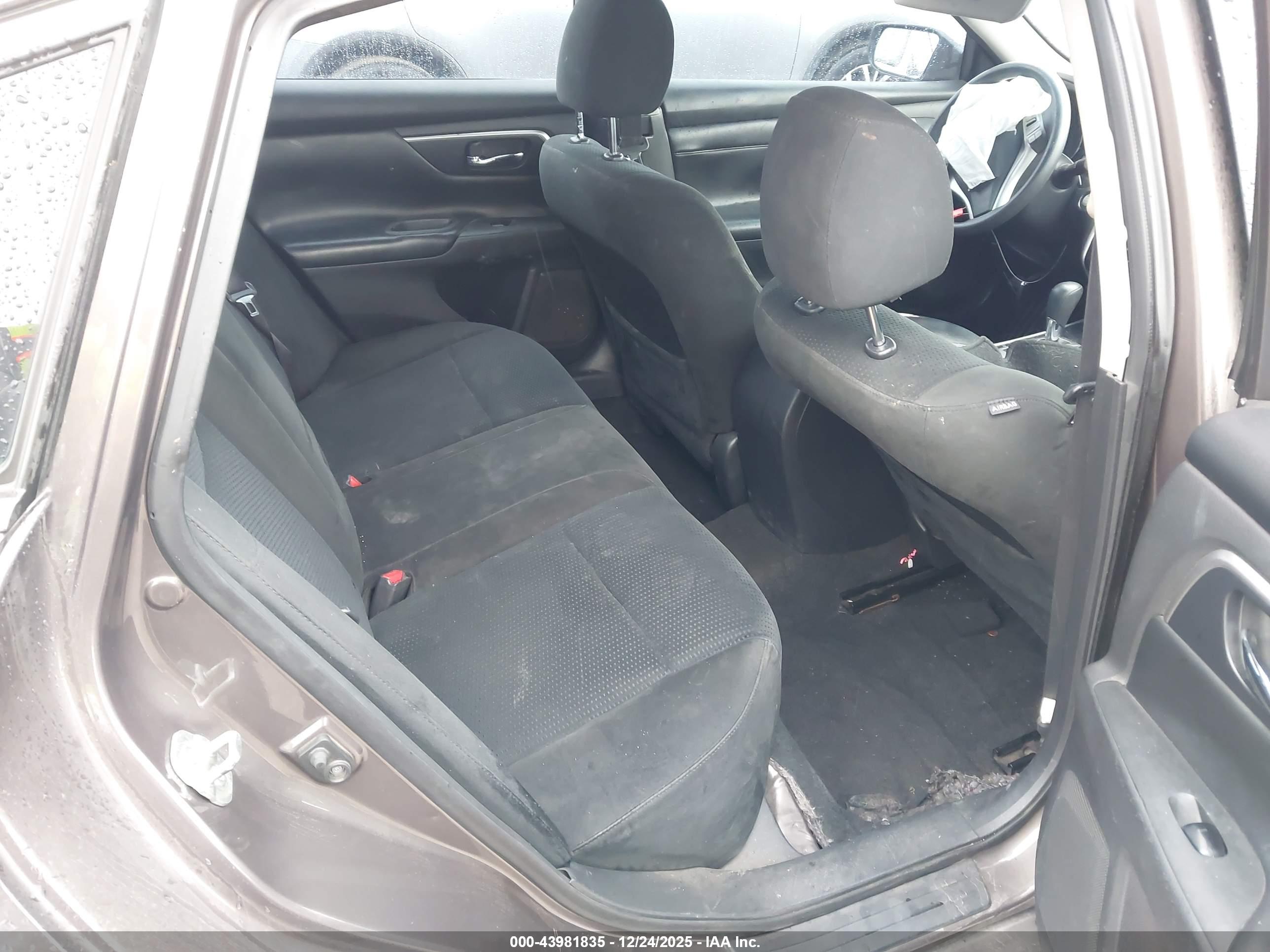 NISSAN ALTIMA image 8