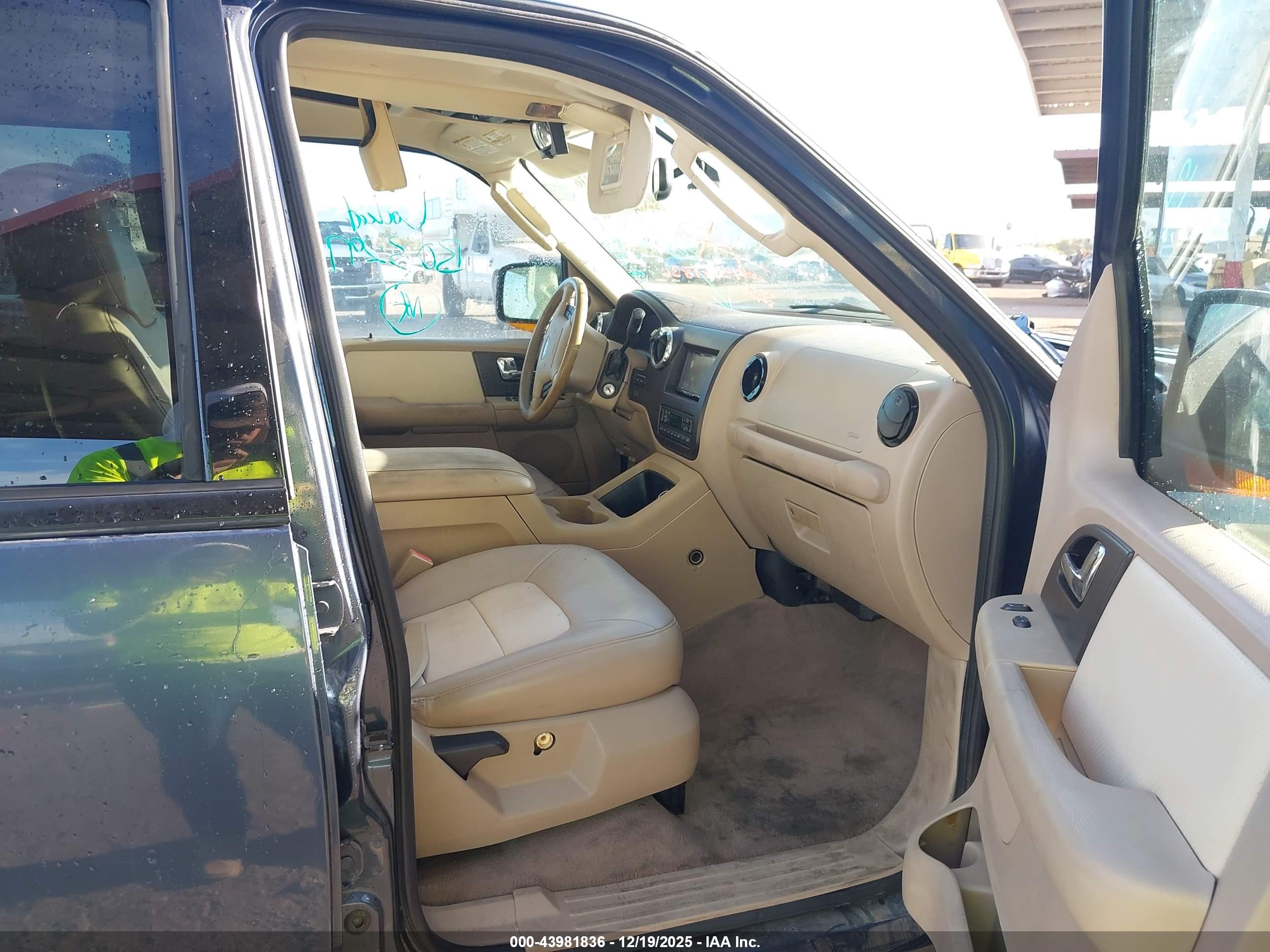 FORD EXPEDITION image 5