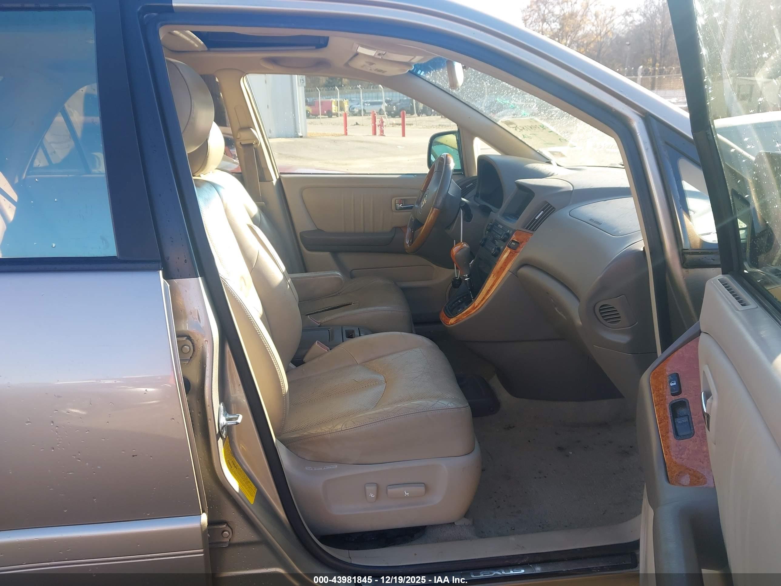 LEXUS RX image 5