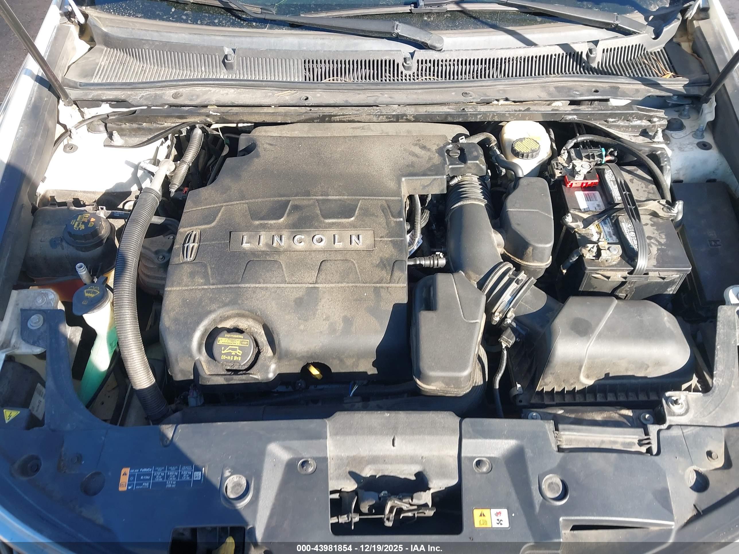 LINCOLN MKS image 10