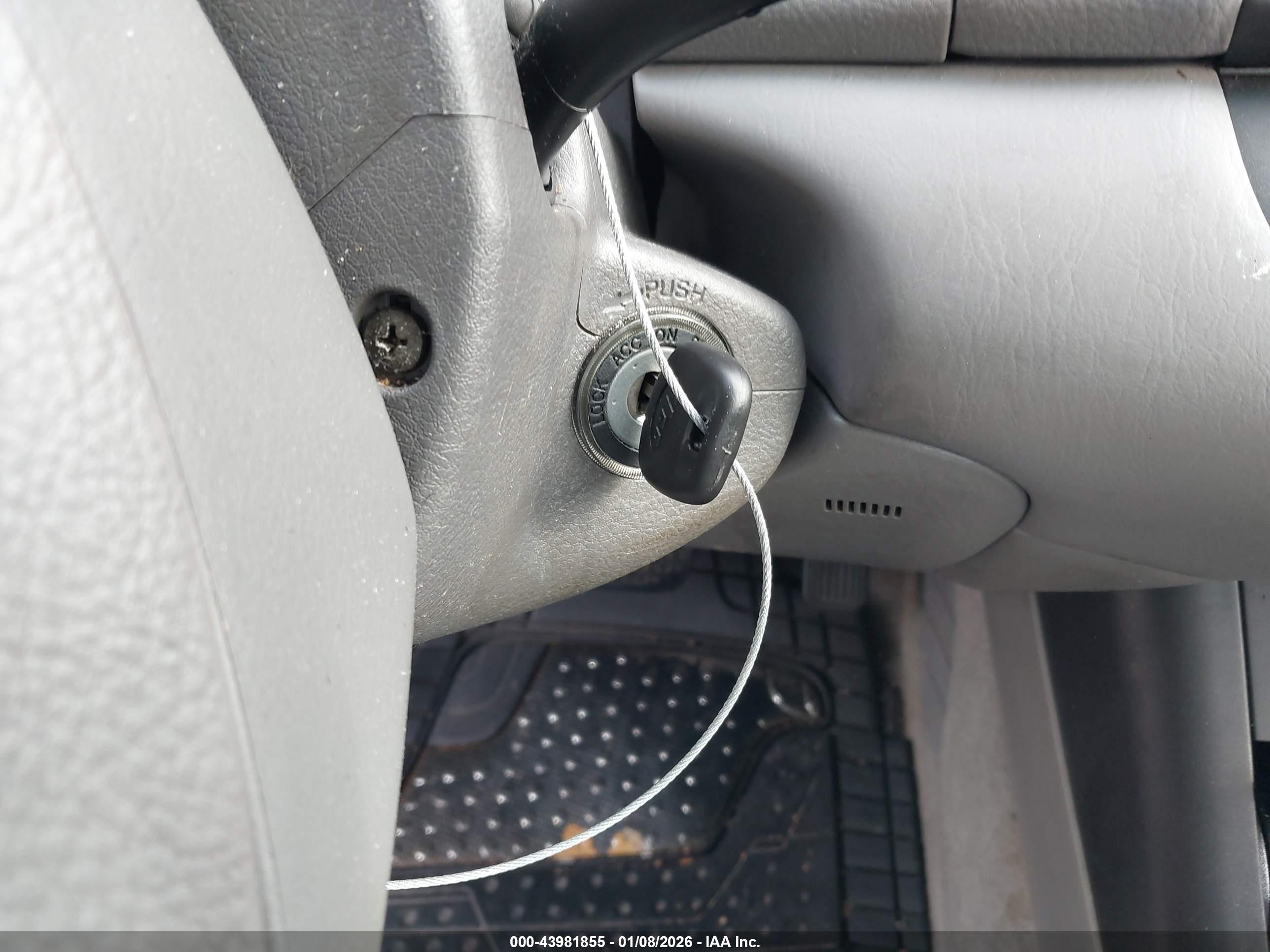 TOYOTA CAMRY image 11