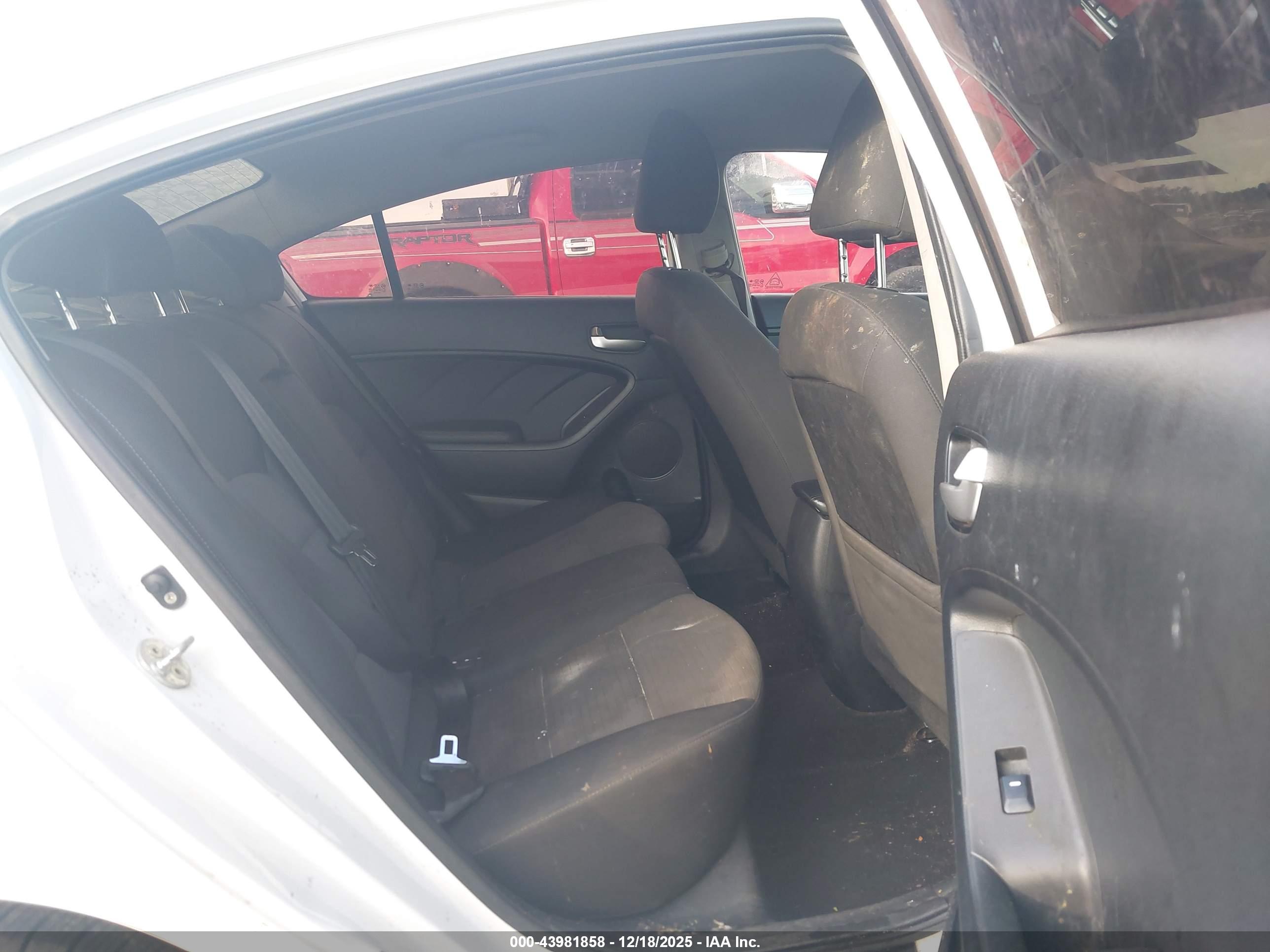 KIA FORTE image 8