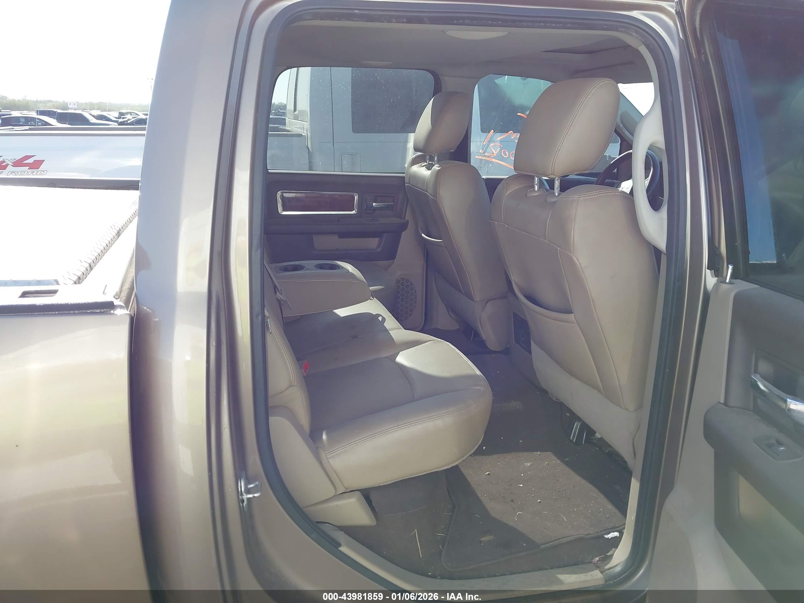 DODGE RAM image 8