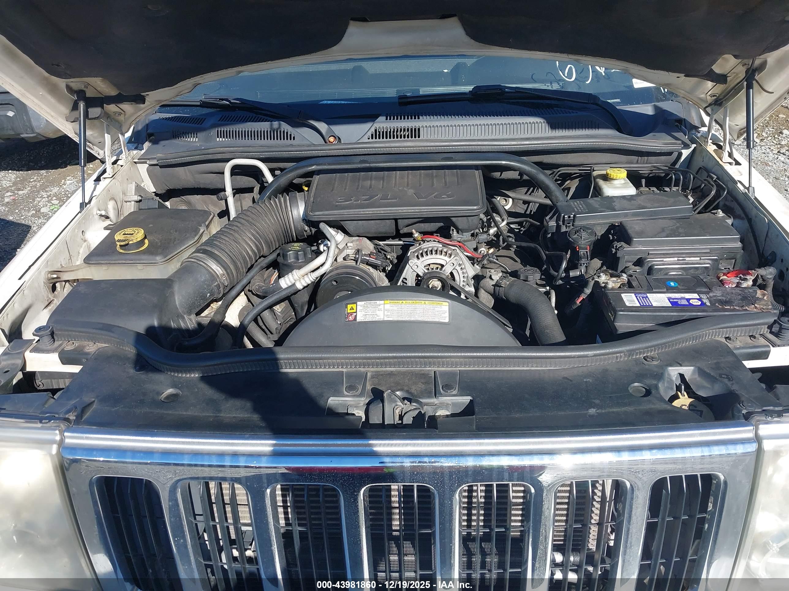 JEEP COMMANDER image 10
