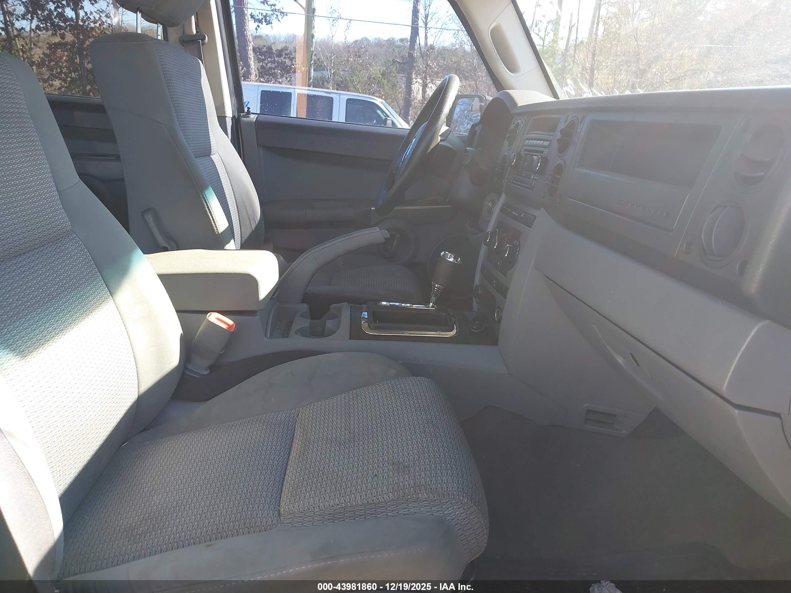 JEEP COMMANDER image 5