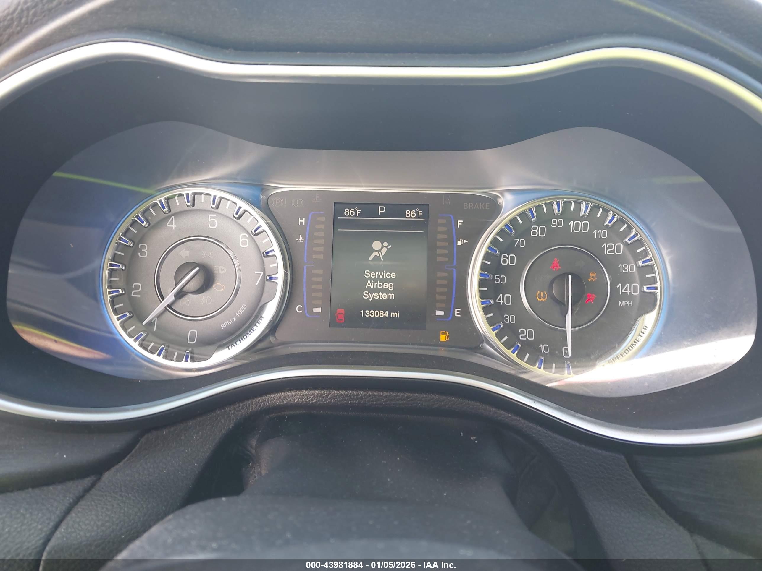 CHRYSLER 200 image 7