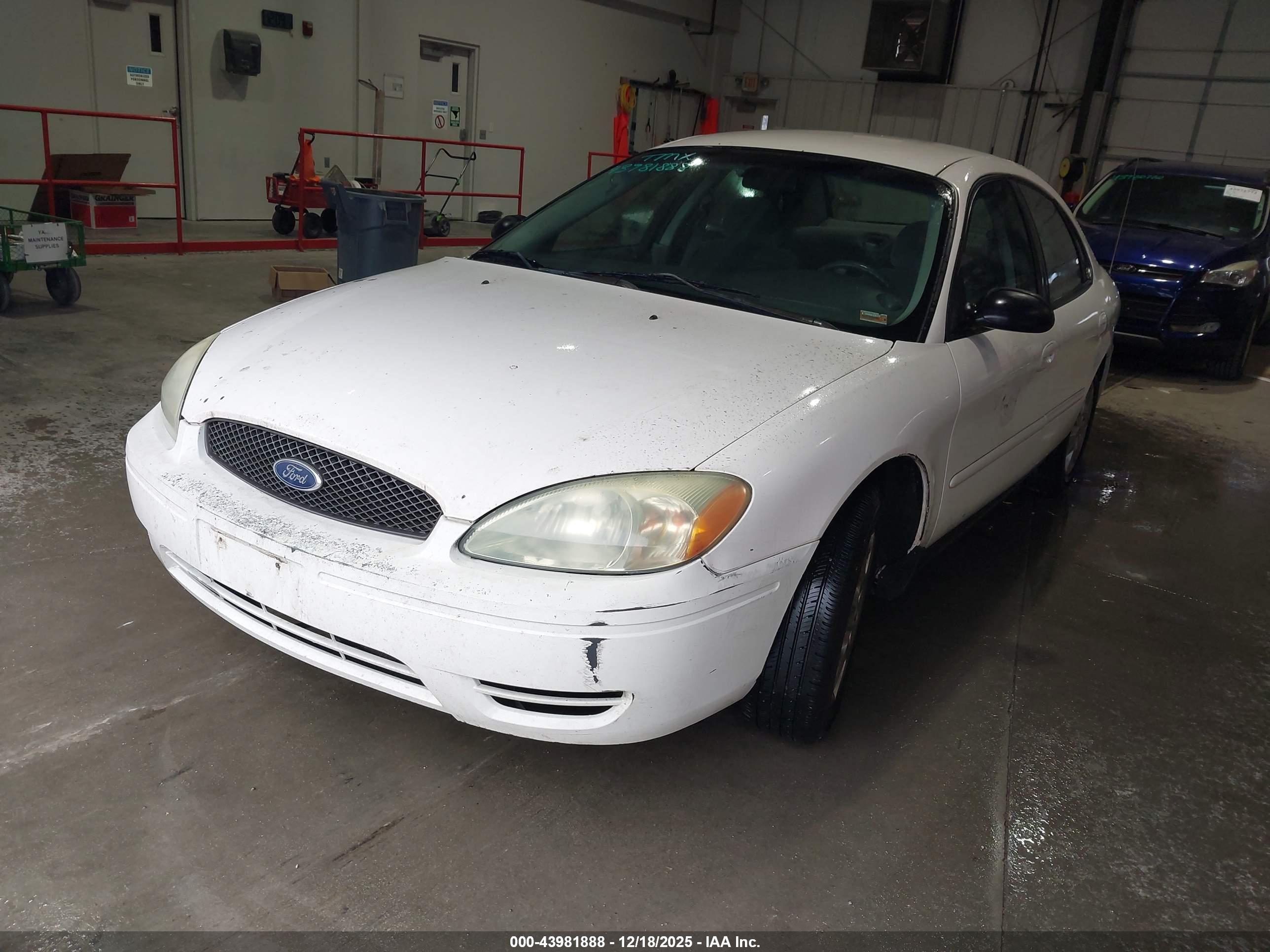 FORD TAURUS image 2