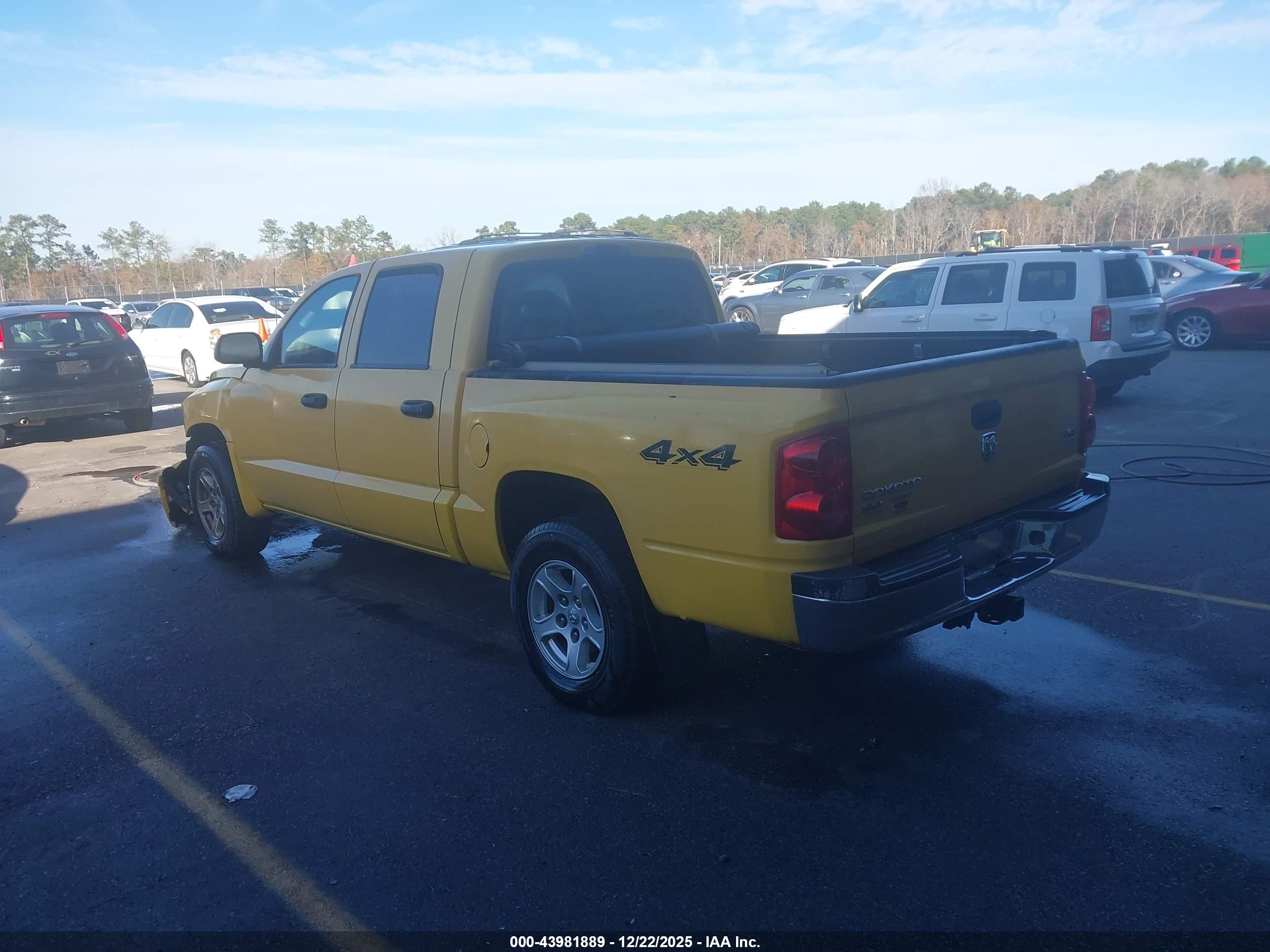DODGE DAKOTA image 3