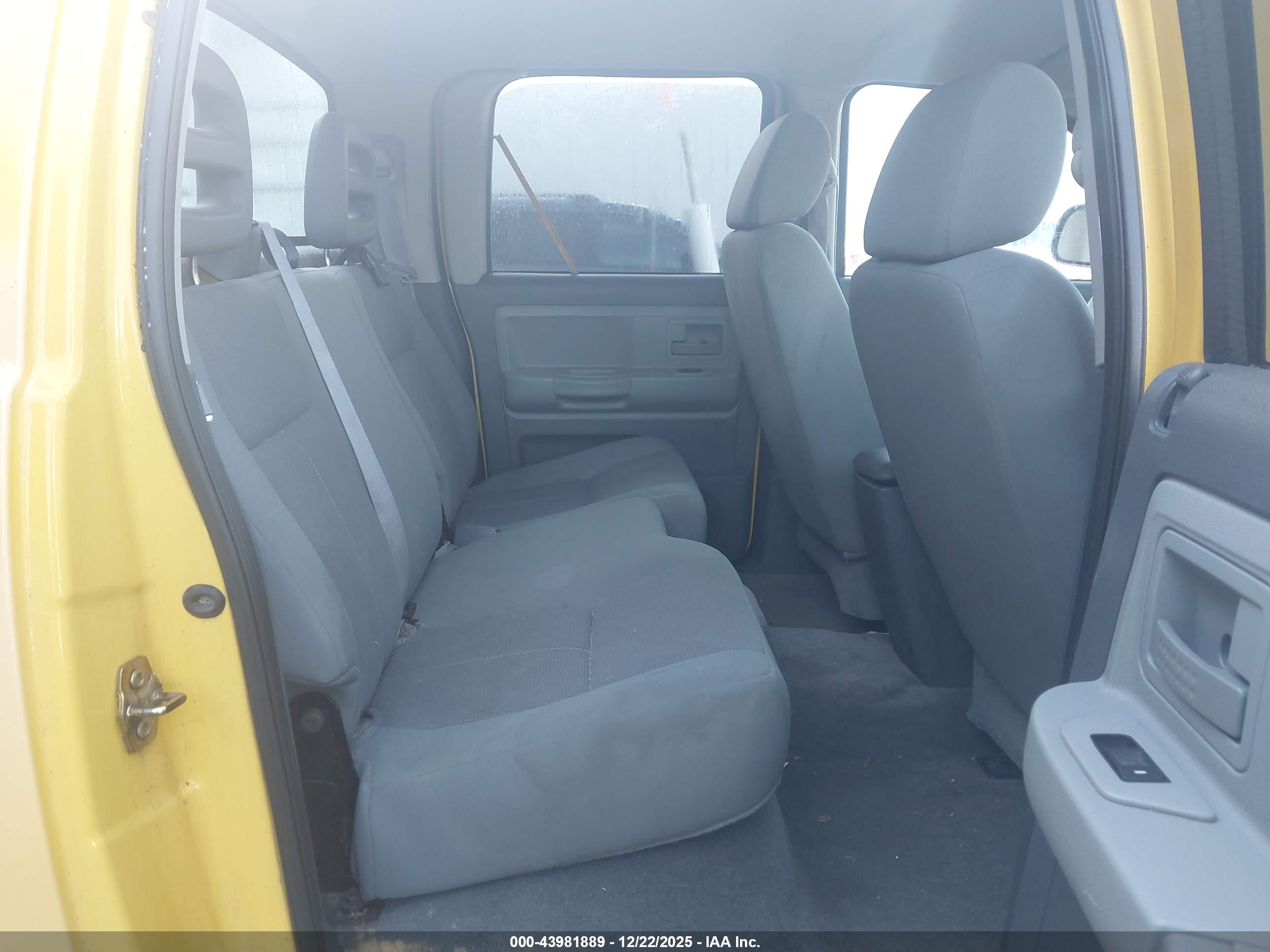 DODGE DAKOTA image 8