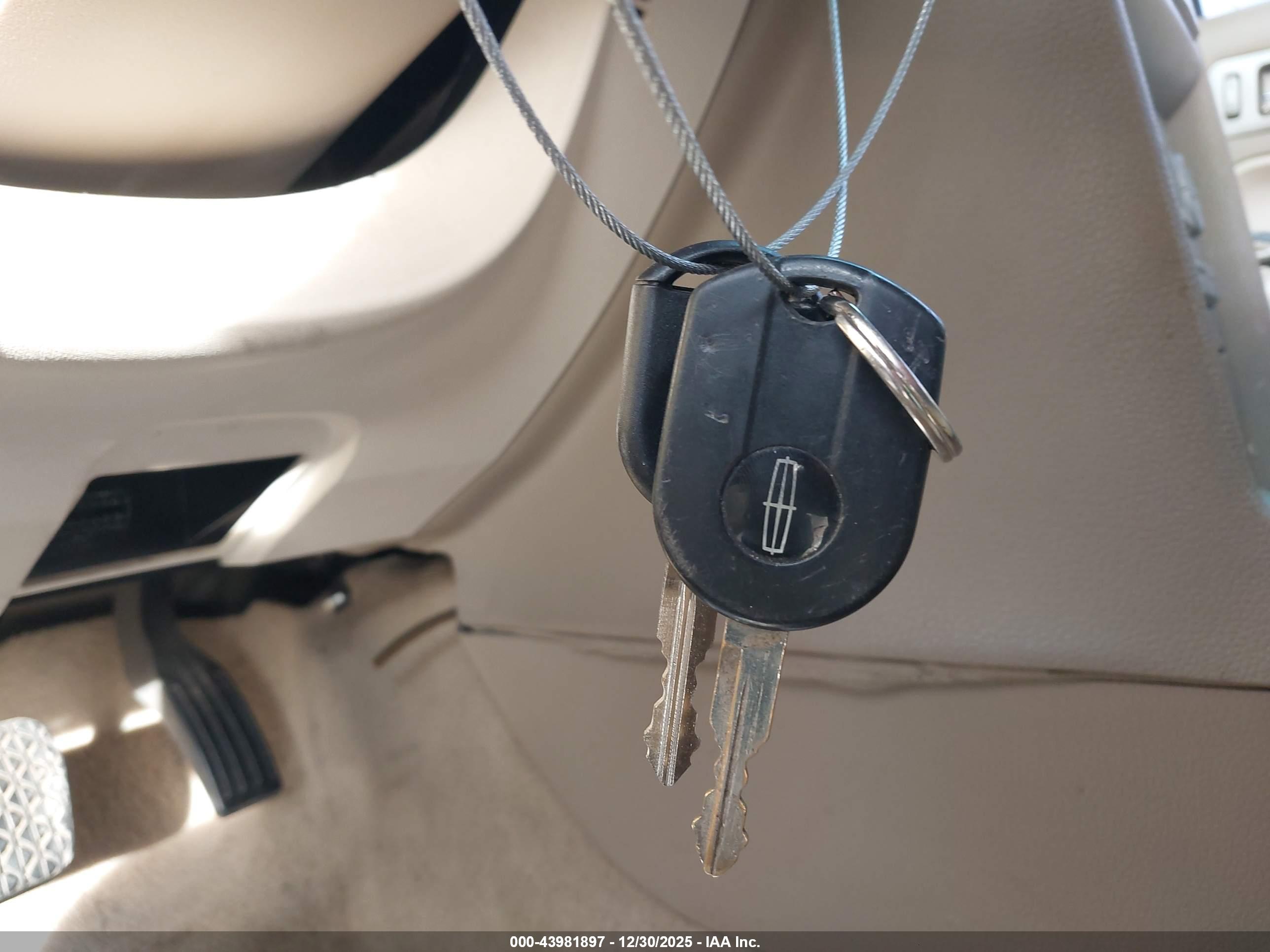 LINCOLN MKZ image 11