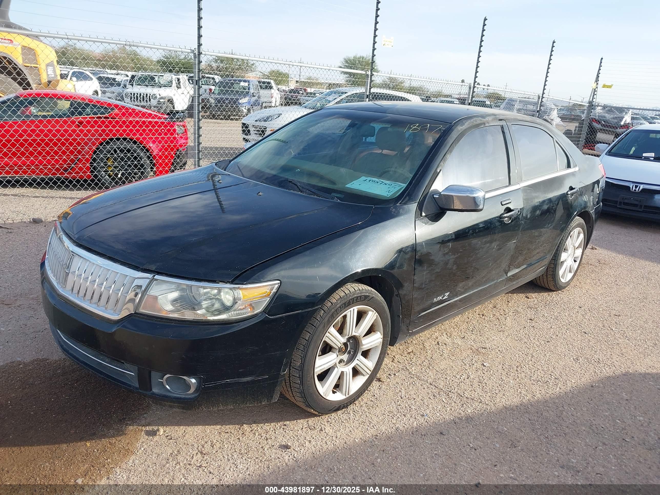 LINCOLN MKZ image 2