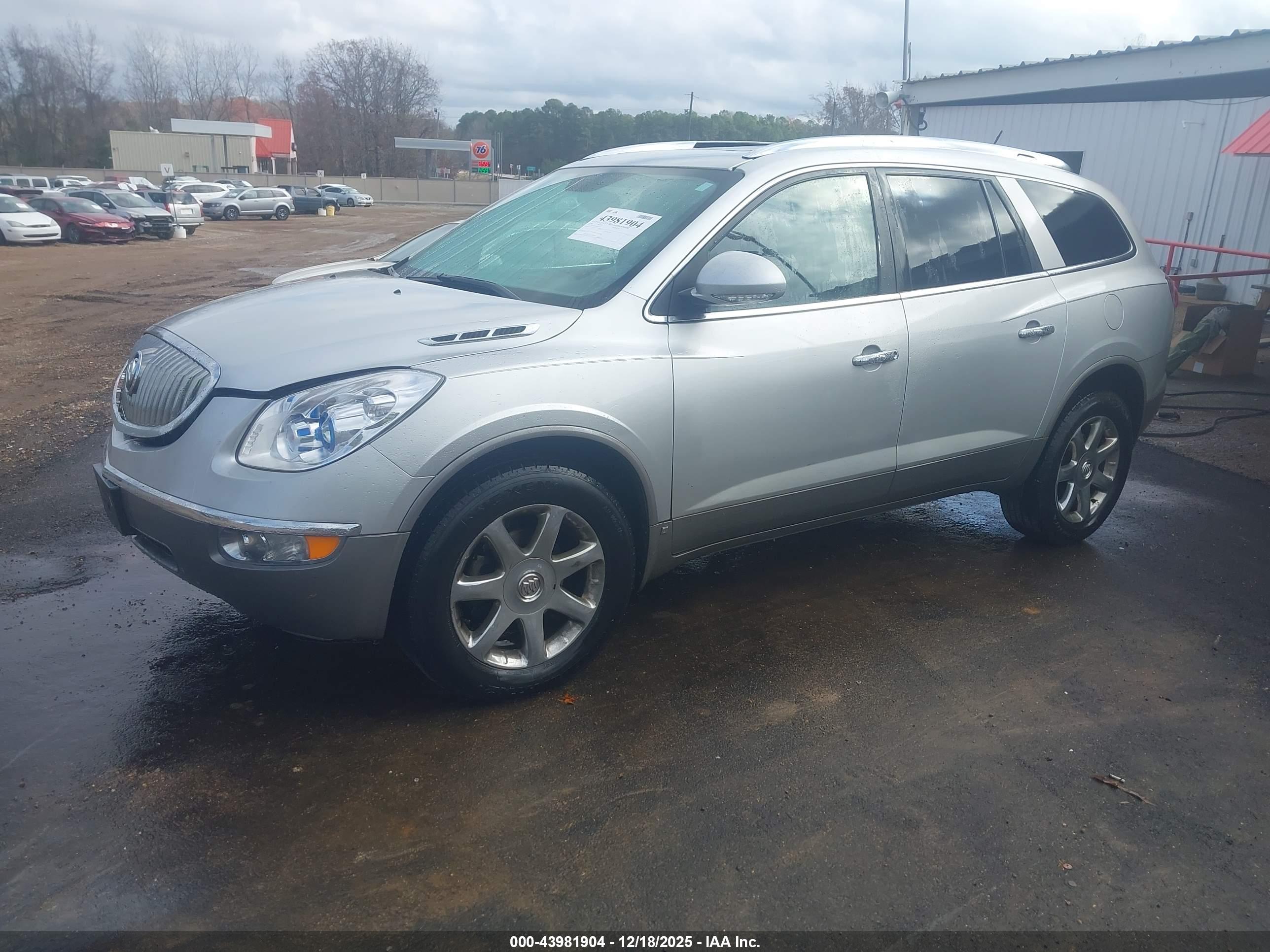 BUICK ENCLAVE image 2