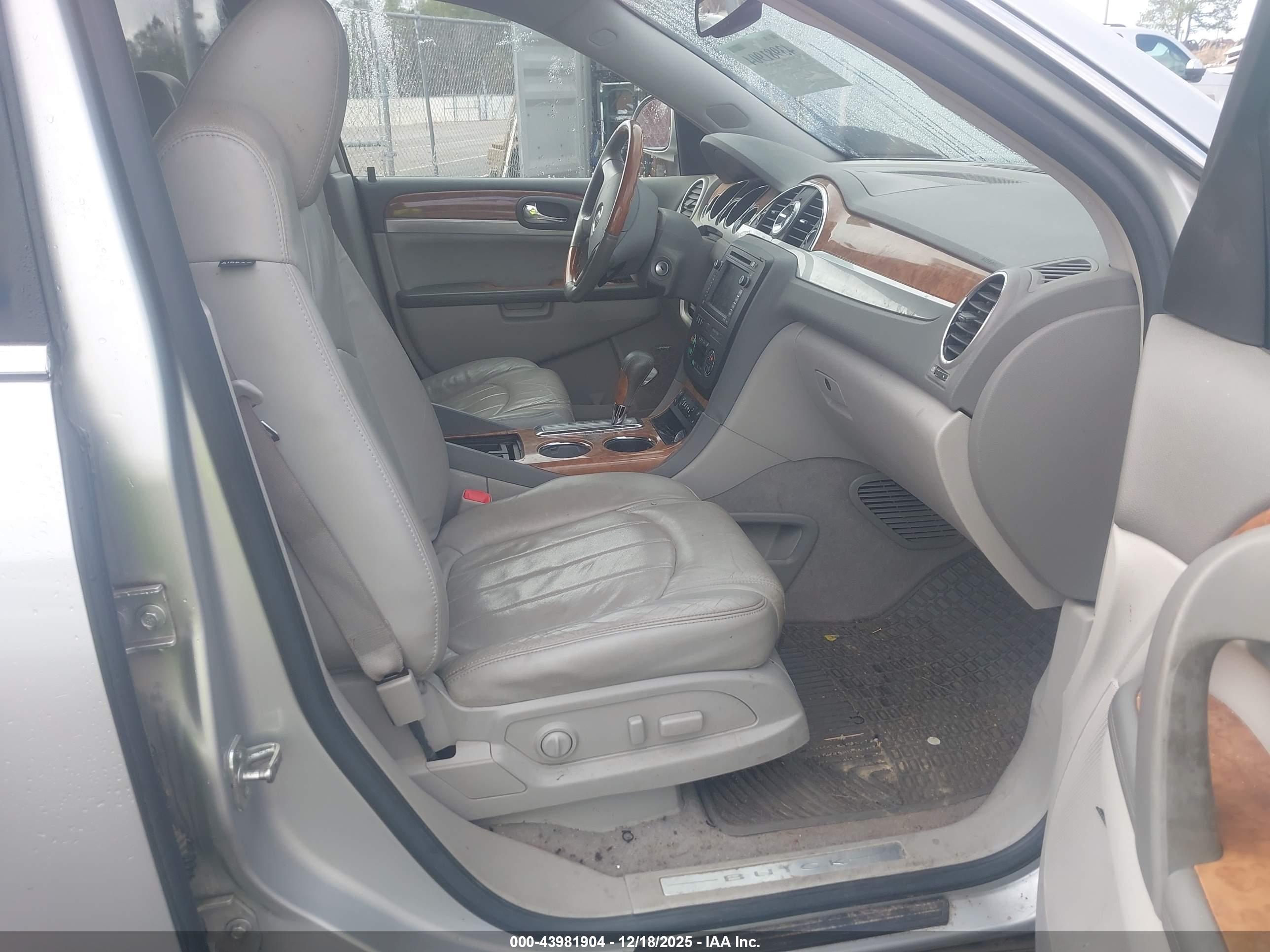 BUICK ENCLAVE image 5