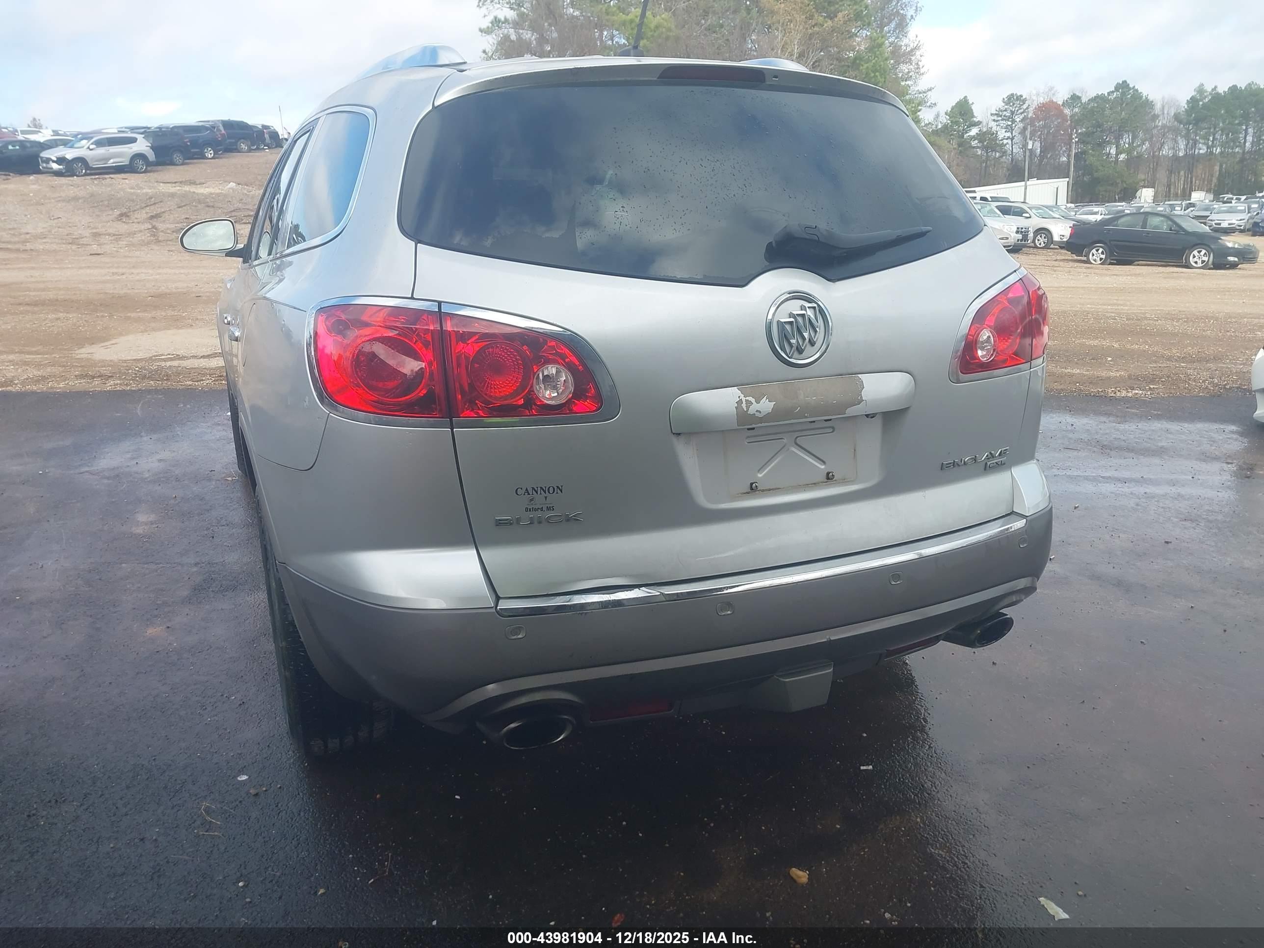 BUICK ENCLAVE image 6