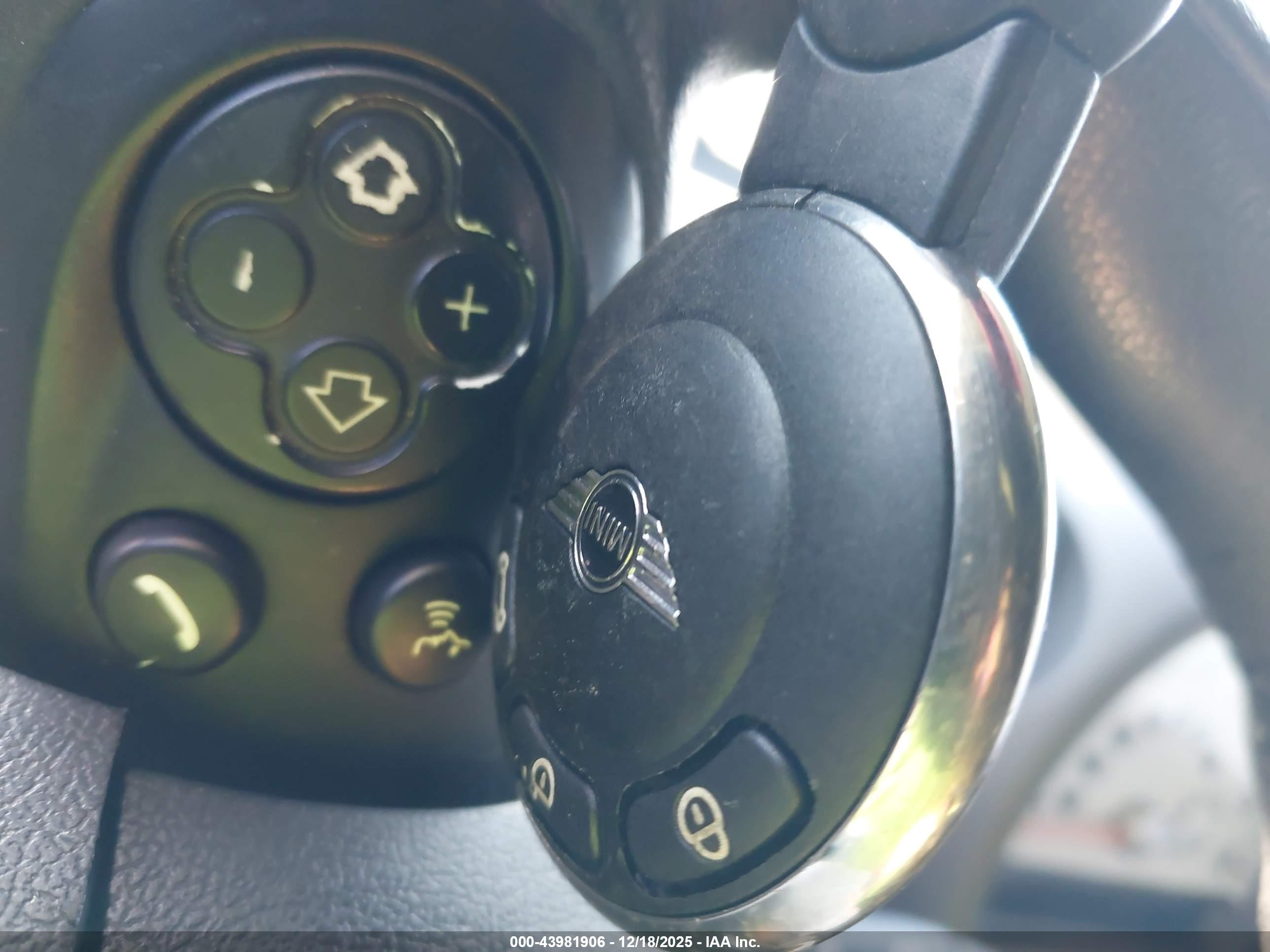 MINI COOPER image 11