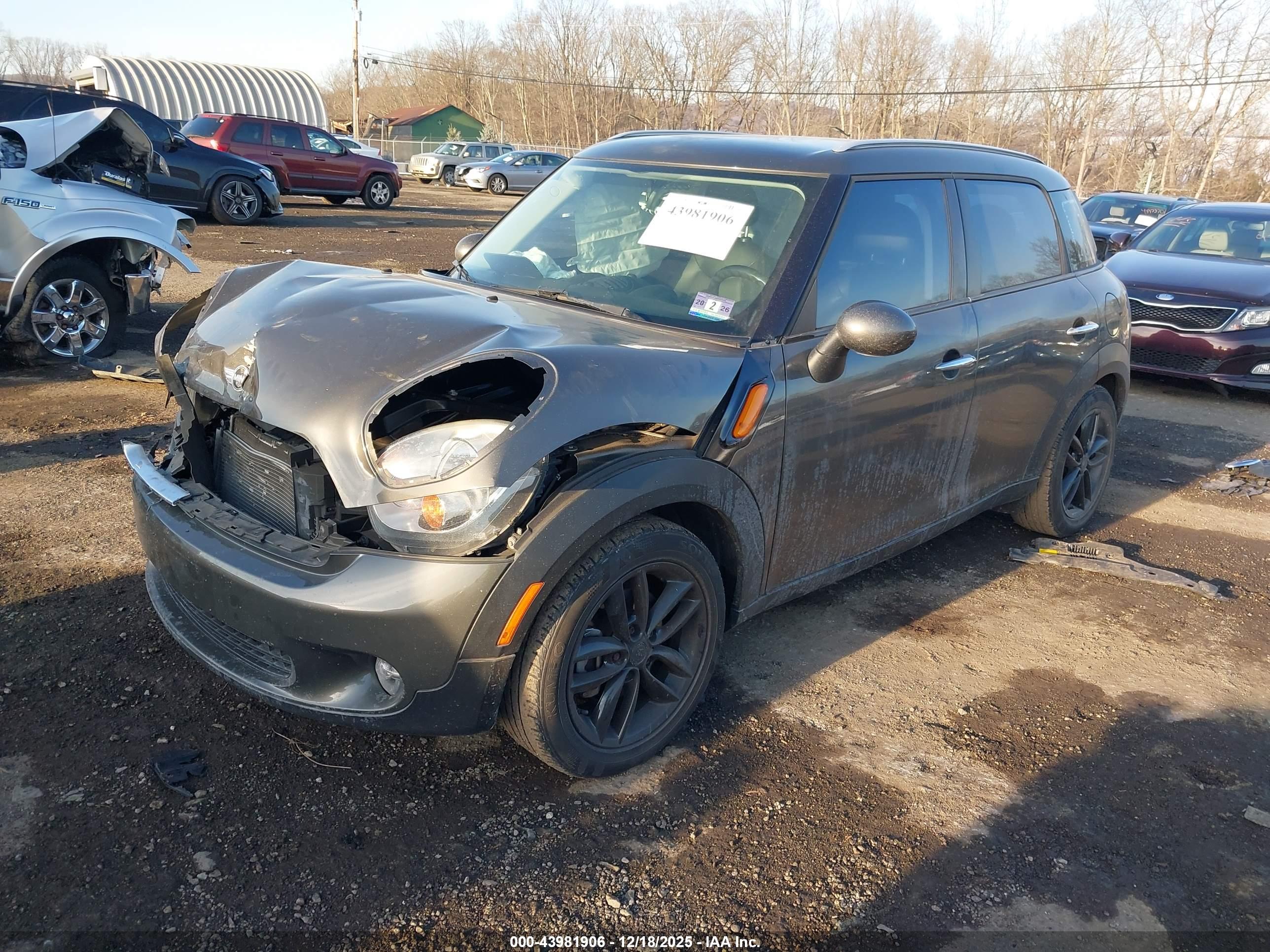 MINI COOPER image 2