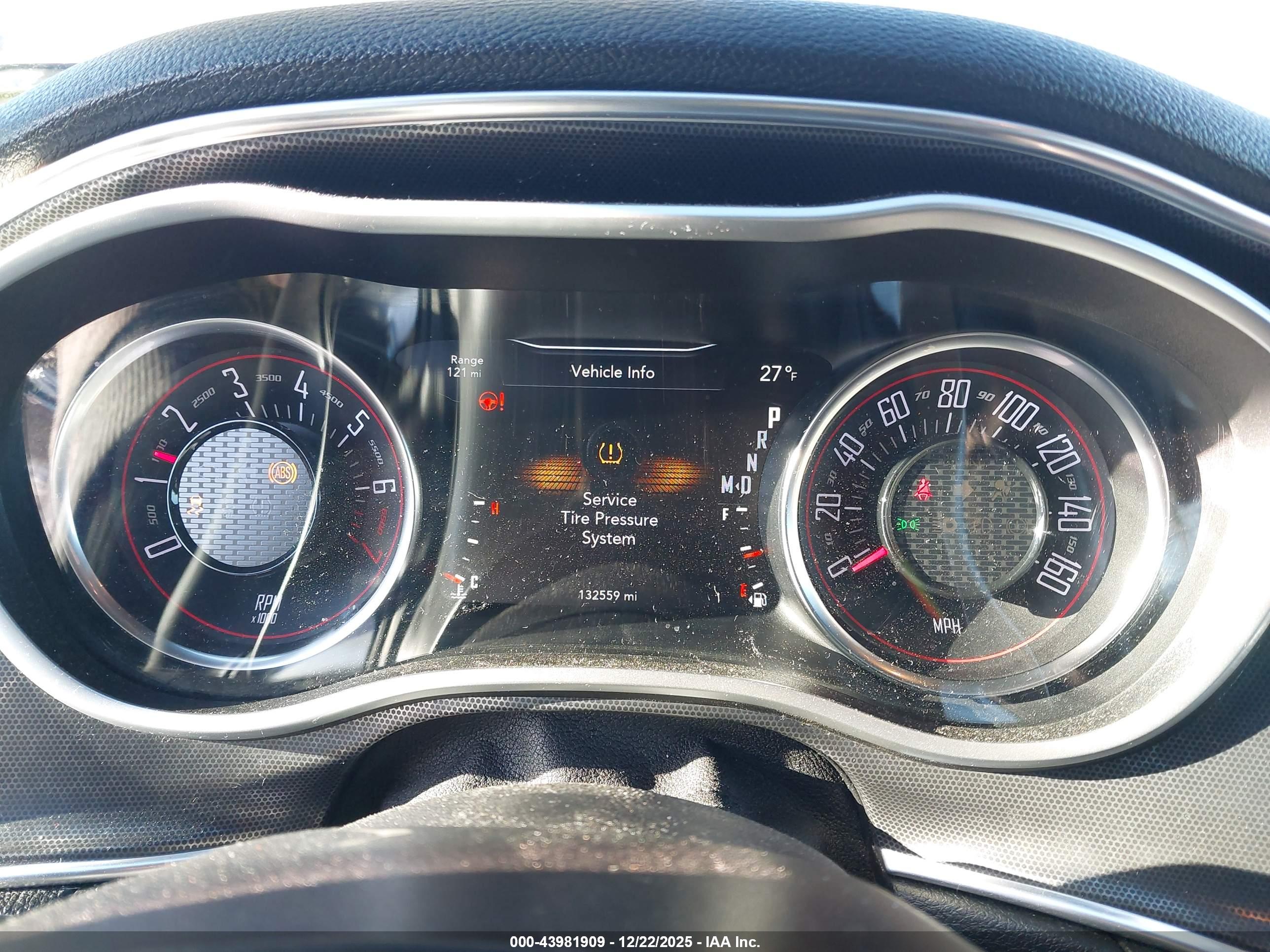 DODGE CHALLENGER image 7